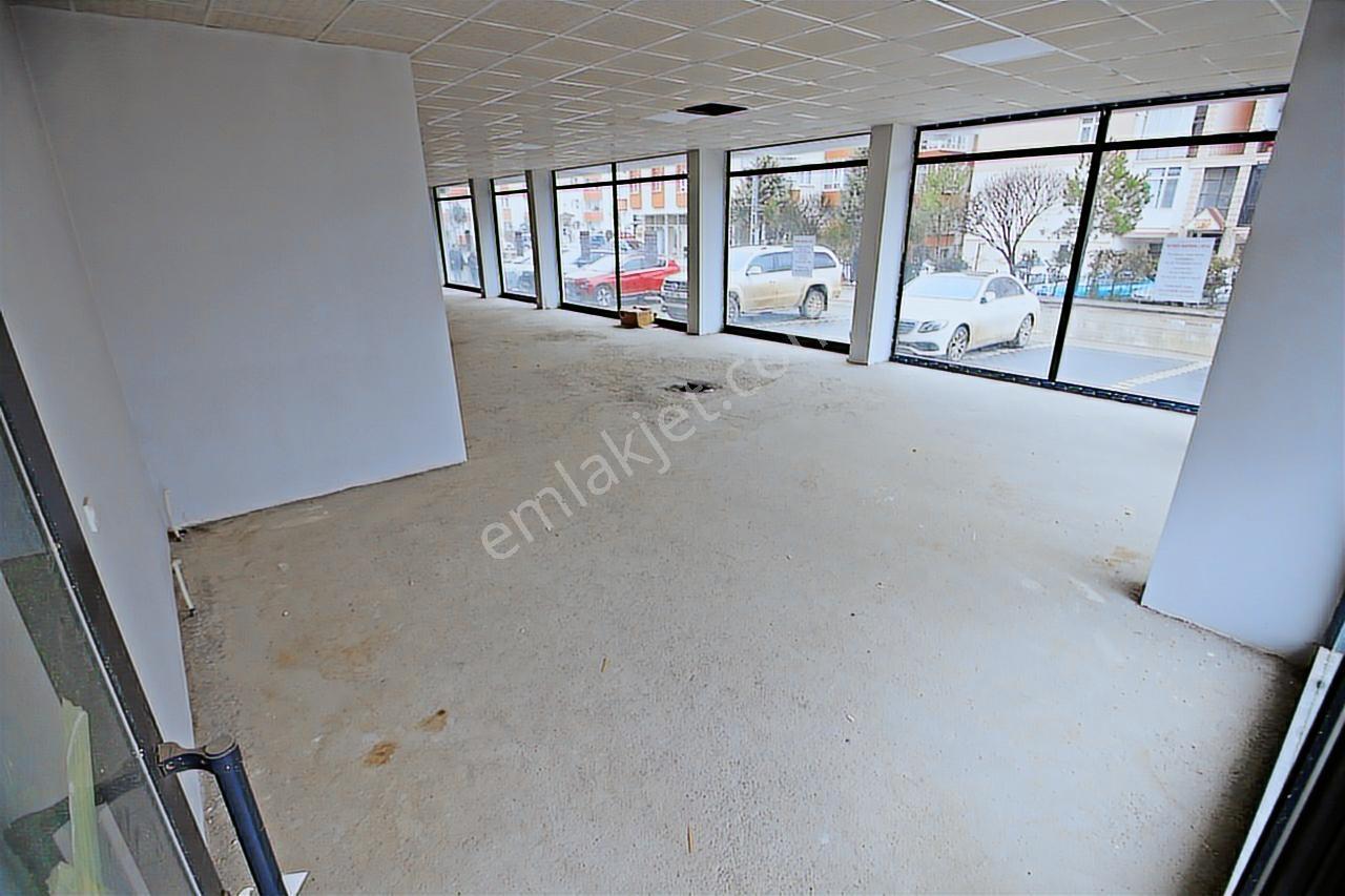 Gamze Emlak'tan Kıbrıs Caddesi'nde 320m² Köşe Başı Dükkan! - Görsel 13