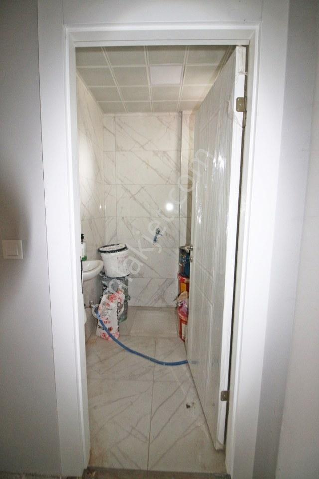 Gamze Emlak'tan Kıbrıs Caddesi'nde 320m² Köşe Başı Dükkan! - Görsel 14