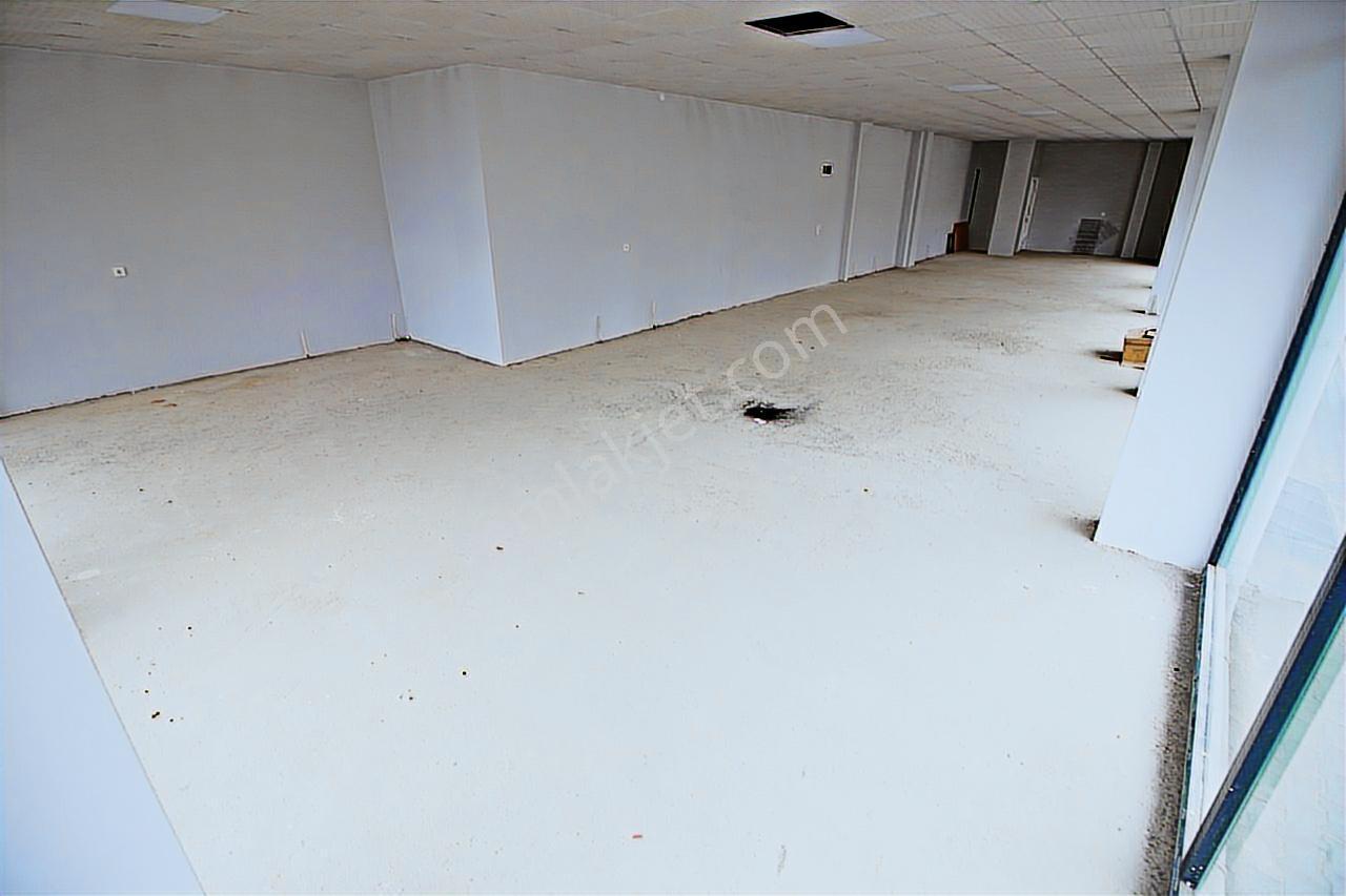 Gamze Emlak'tan Kıbrıs Caddesi'nde 320m² Köşe Başı Dükkan! - Görsel 8