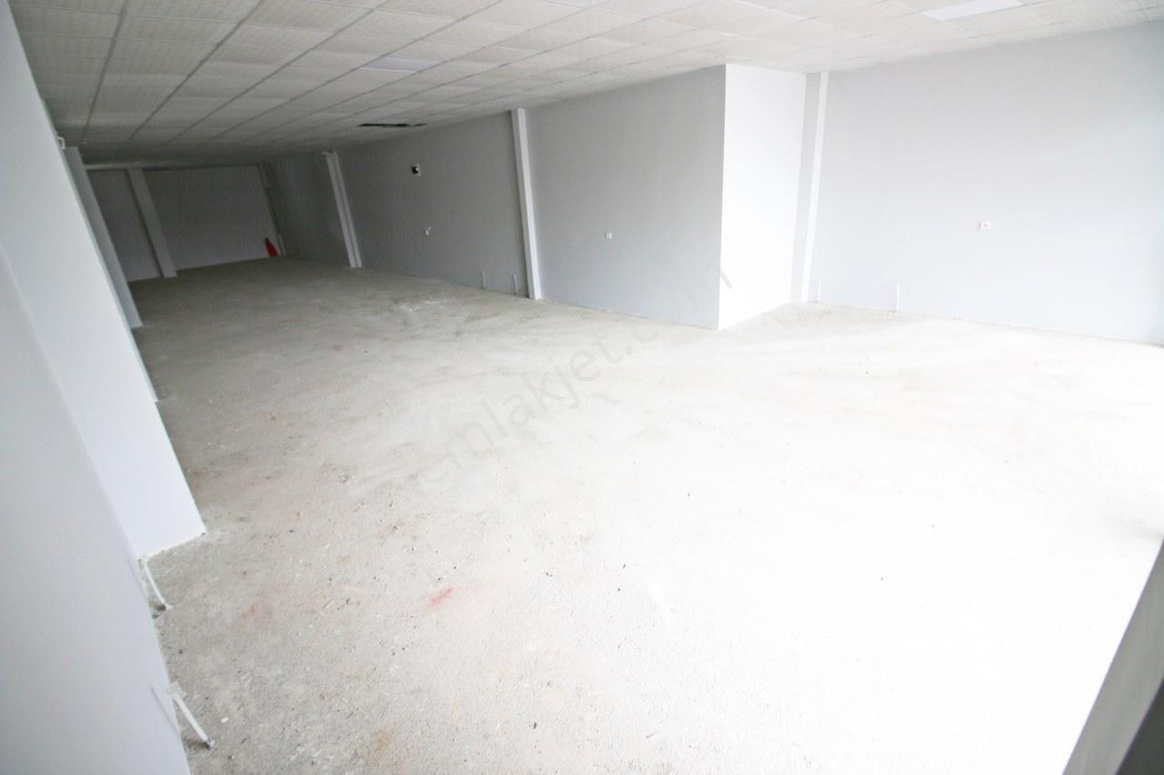 Gamze Emlak'tan Kıbrıs Caddesi'nde 320m² Köşe Başı Dükkan! - Görsel 3