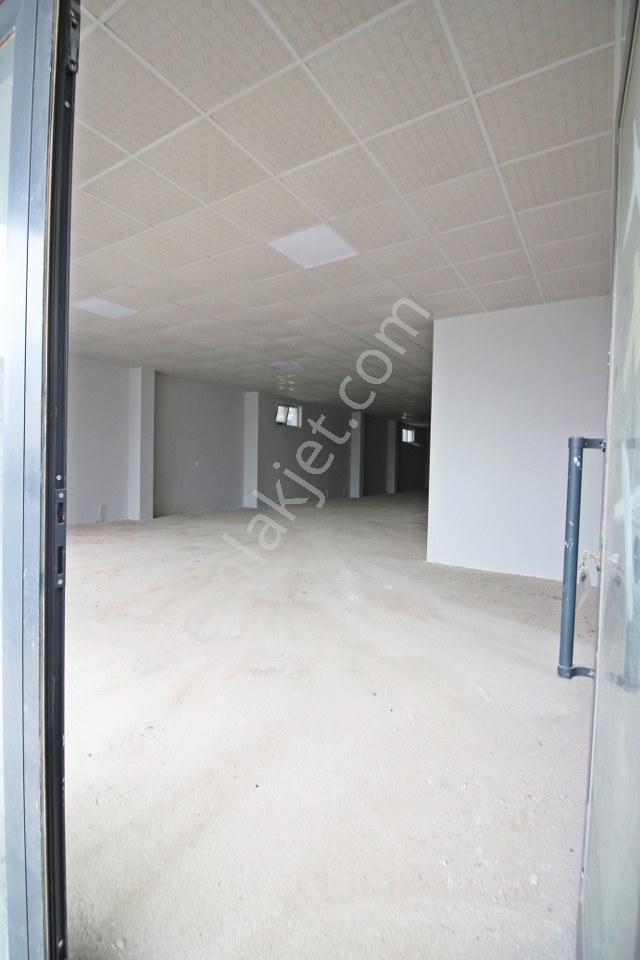 Gamze Emlak'tan Kıbrıs Caddesi'nde 320m² Köşe Başı Dükkan! - Görsel 11
