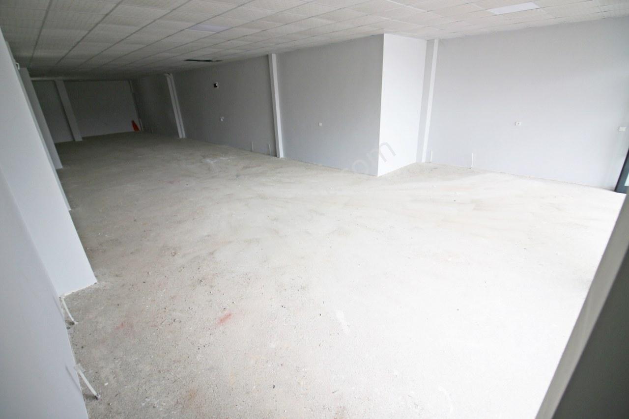 Gamze Emlak'tan Kıbrıs Caddesi'nde 320m² Köşe Başı Dükkan! - Görsel 5