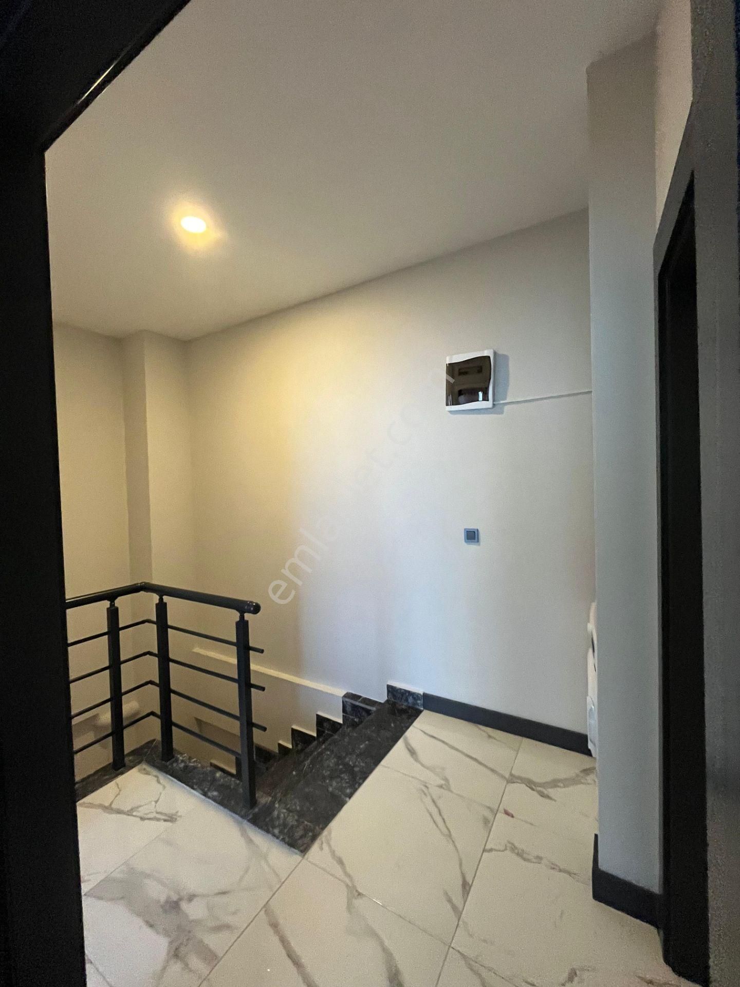 Mahmutlar’da Bulunan 3+1 Eşyalı Kiralık Daire - Görsel 34