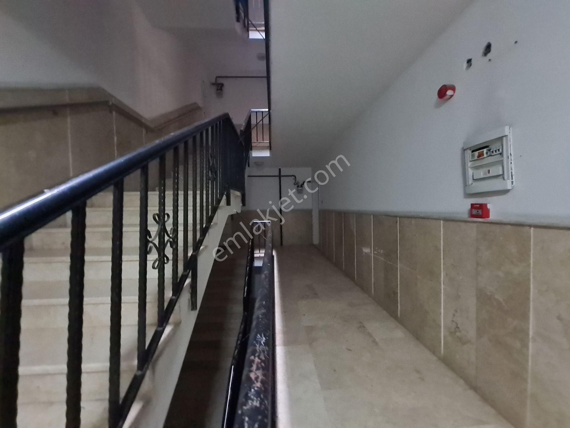 Yükseltepe Öğretmenler Parkı Yakını Köşebaşı Yapılı 2+1 Daire - Görsel 26