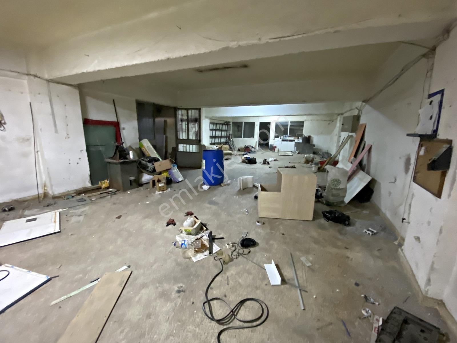 Siteler Dikmeli Sokakta 225 M2 Bodrum Kat Atölye - Görsel 10