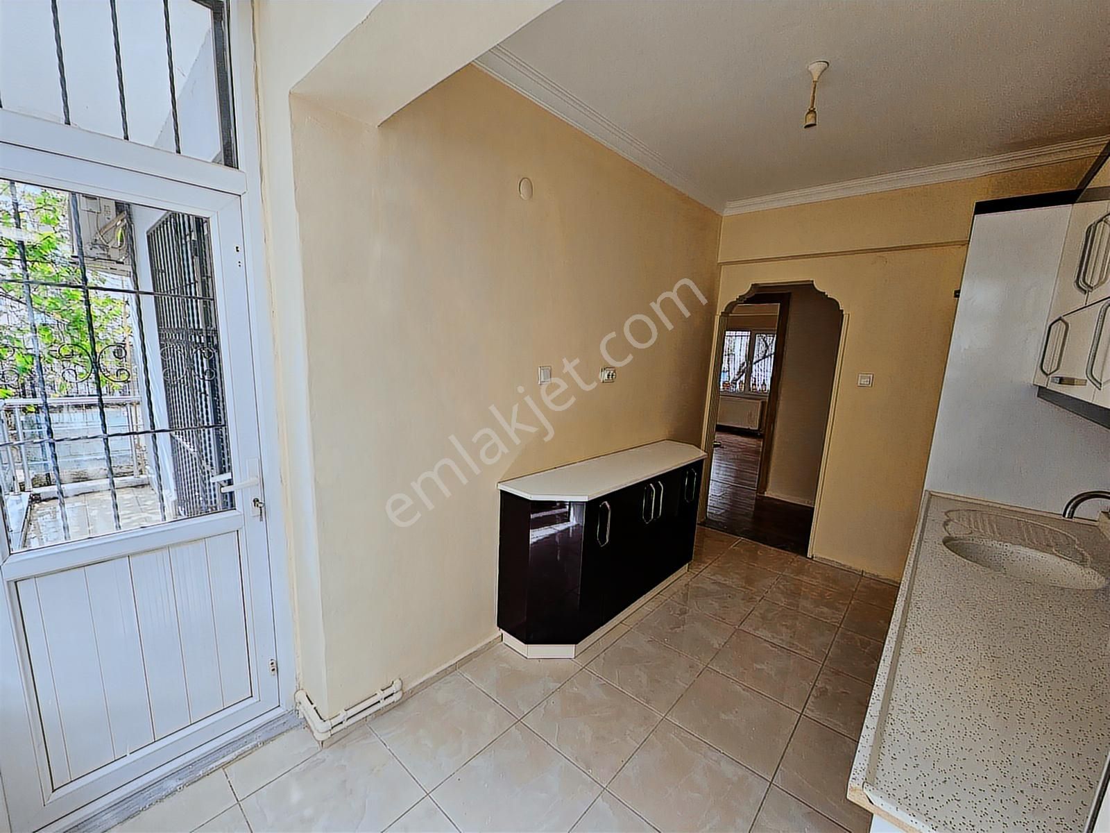 Fırsat Satılık 2+1 Daire Doğalgazlı Tadilatlı Giriş Kat - Görsel 23