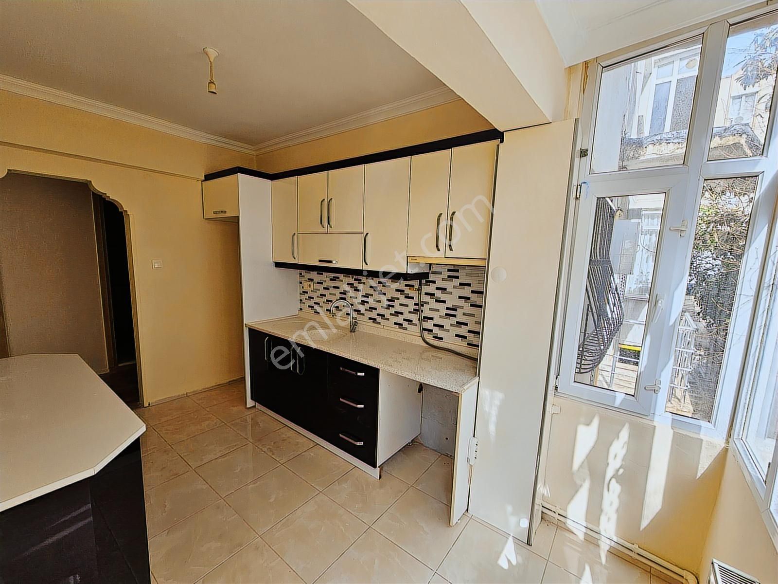 Fırsat Satılık 2+1 Daire Doğalgazlı Tadilatlı Giriş Kat - Görsel 2