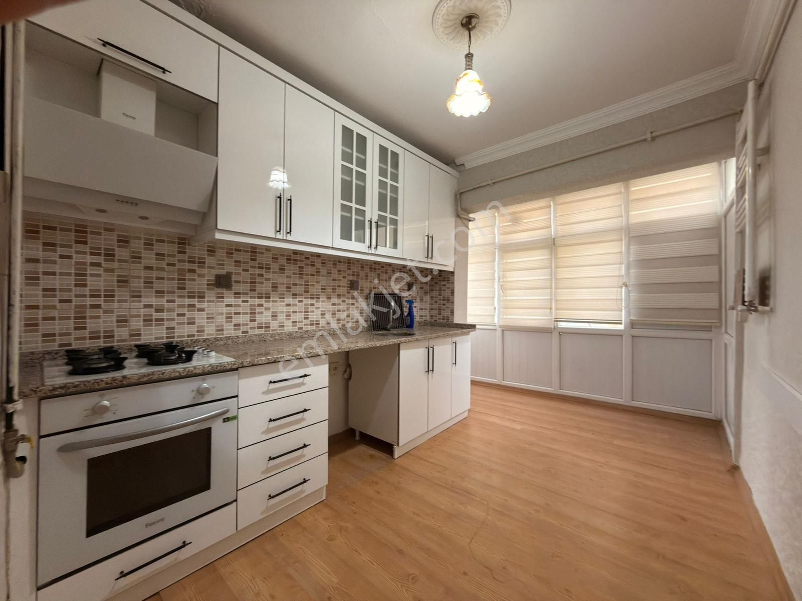 A.paşa Mah. Balkiraz'da 1. Kat 3+1 Kiralık Daire Ön Cephe