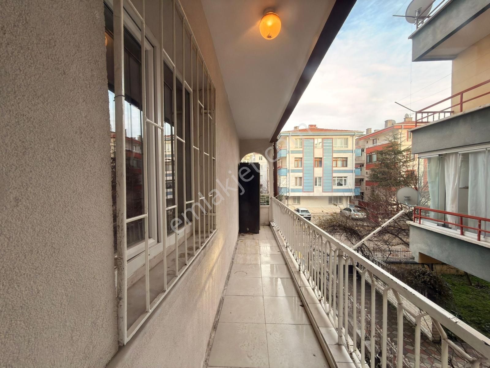 A.paşa Mah. Balkiraz'da 1. Kat 3+1 Kiralık Daire Ön Cephe - Görsel 8