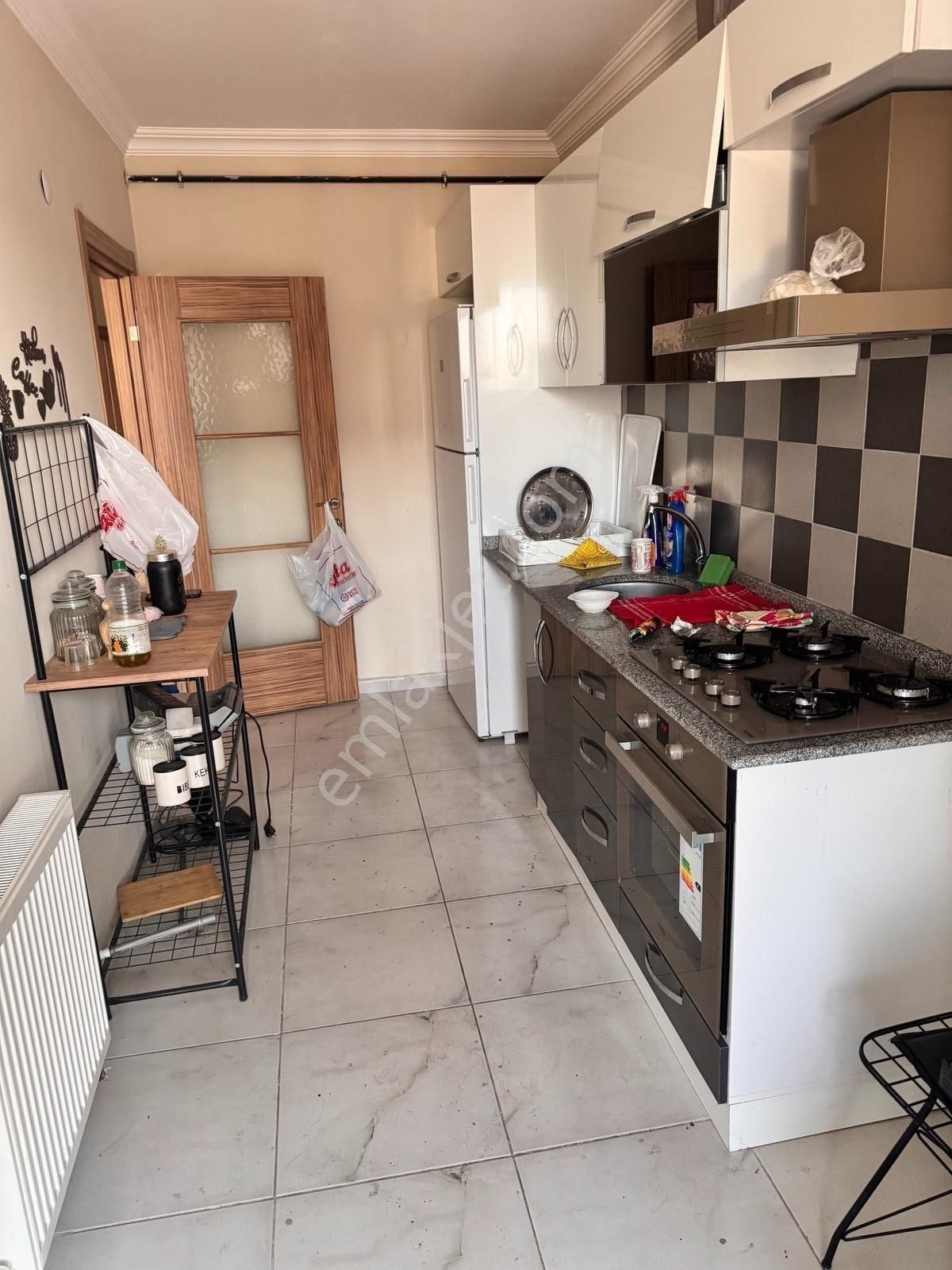 Cumhuriyet Mahallesi'nde Göl Manzaralı 10. Kat Satılık 3+1 Daire - Görsel 8