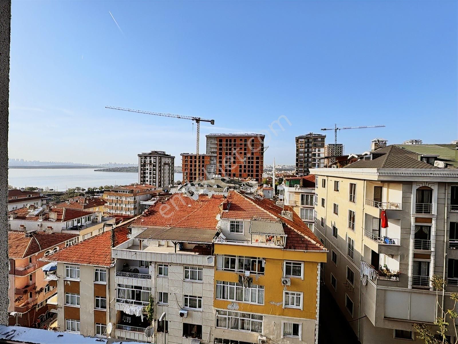 Cumhuriyet Mahallesi'nde Göl Manzaralı 10. Kat Satılık 3+1 Daire - Görsel 5