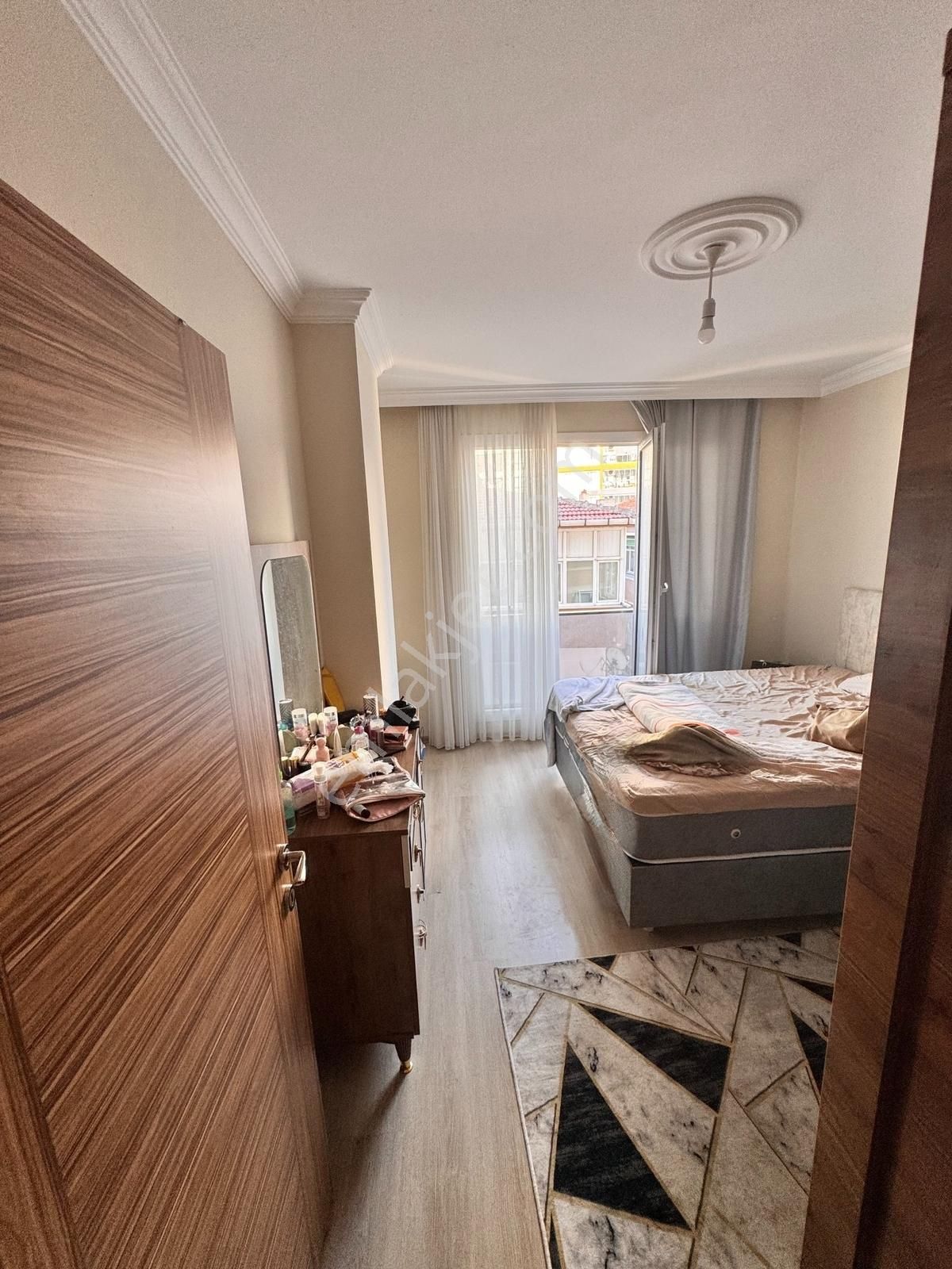 Cumhuriyet Mahallesi'nde Göl Manzaralı 10. Kat Satılık 3+1 Daire - Görsel 10