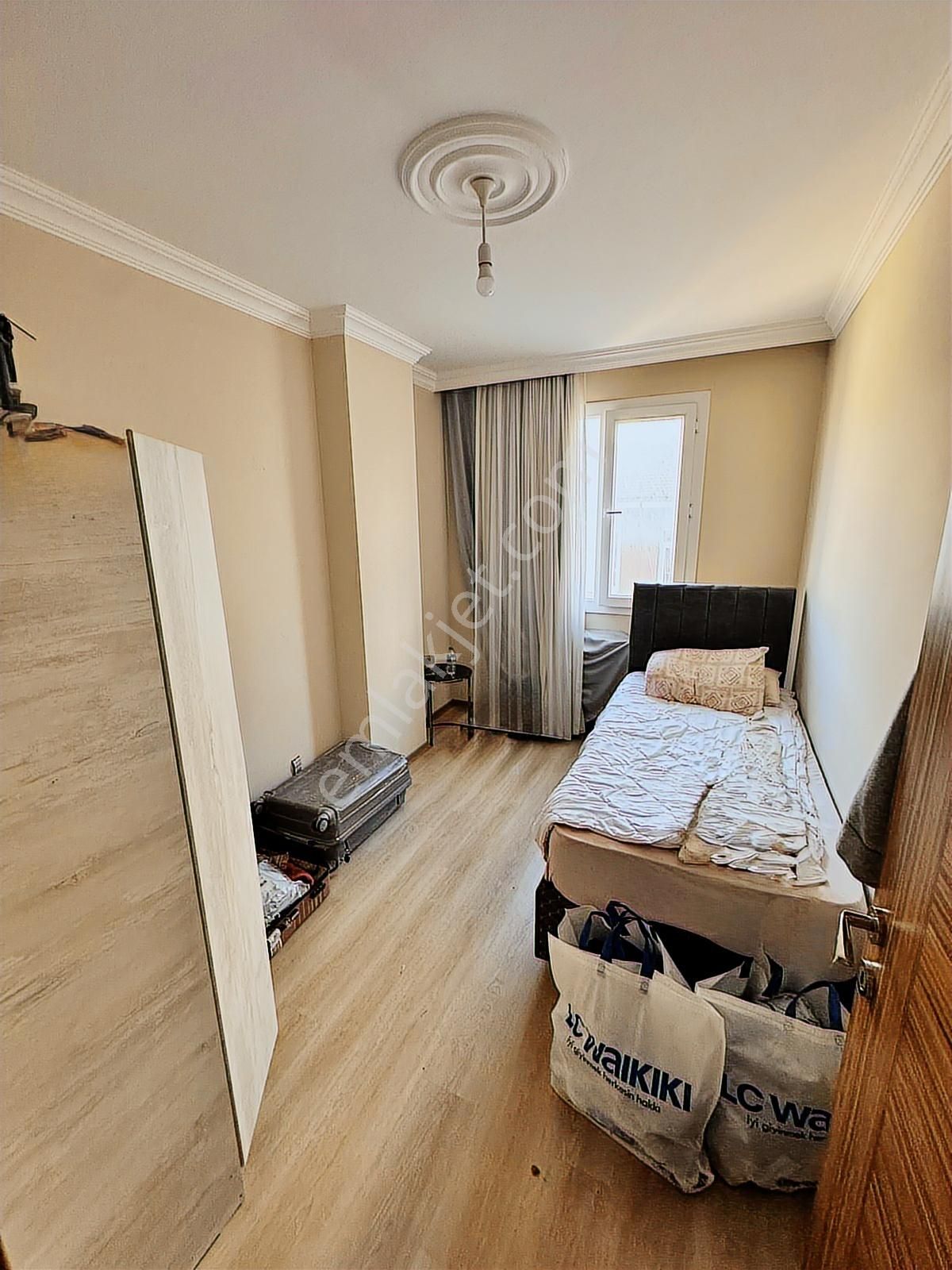 Cumhuriyet Mahallesi'nde Göl Manzaralı 10. Kat Satılık 3+1 Daire - Görsel 13