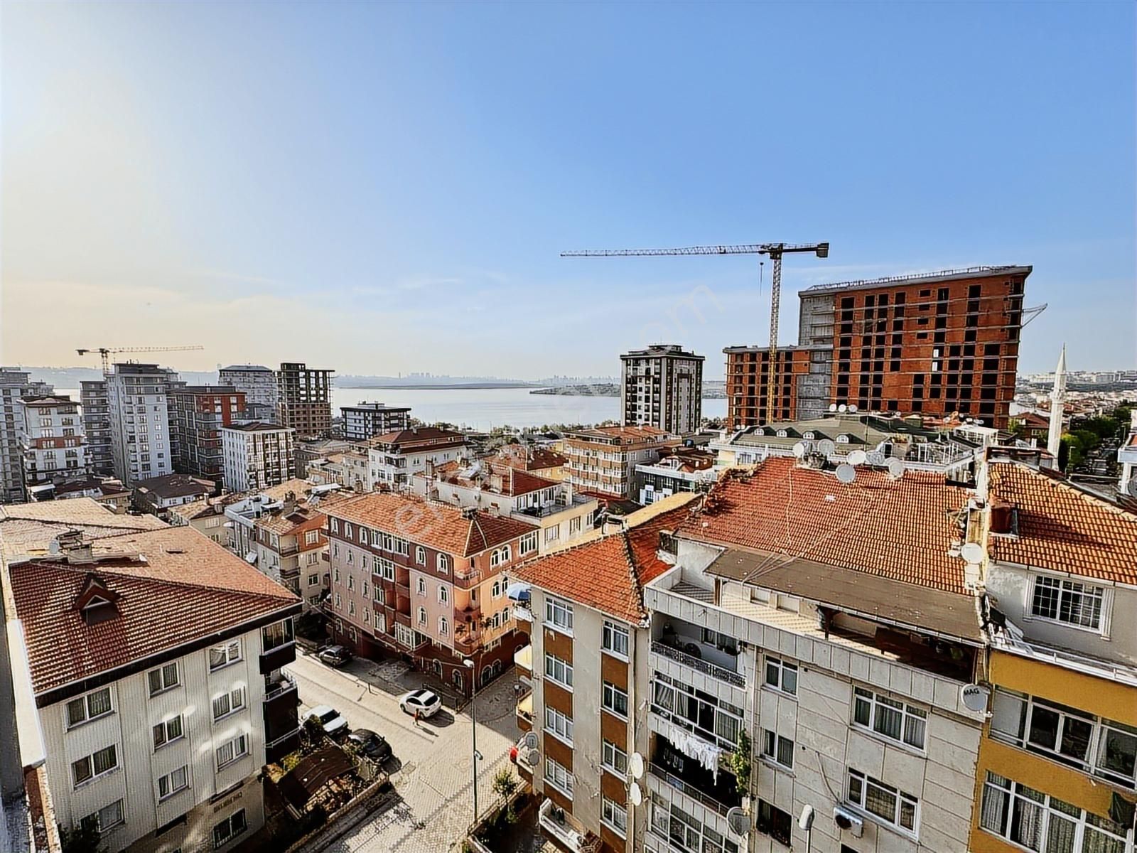 Cumhuriyet Mahallesi'nde Göl Manzaralı 10. Kat Satılık 3+1 Daire - Görsel 6