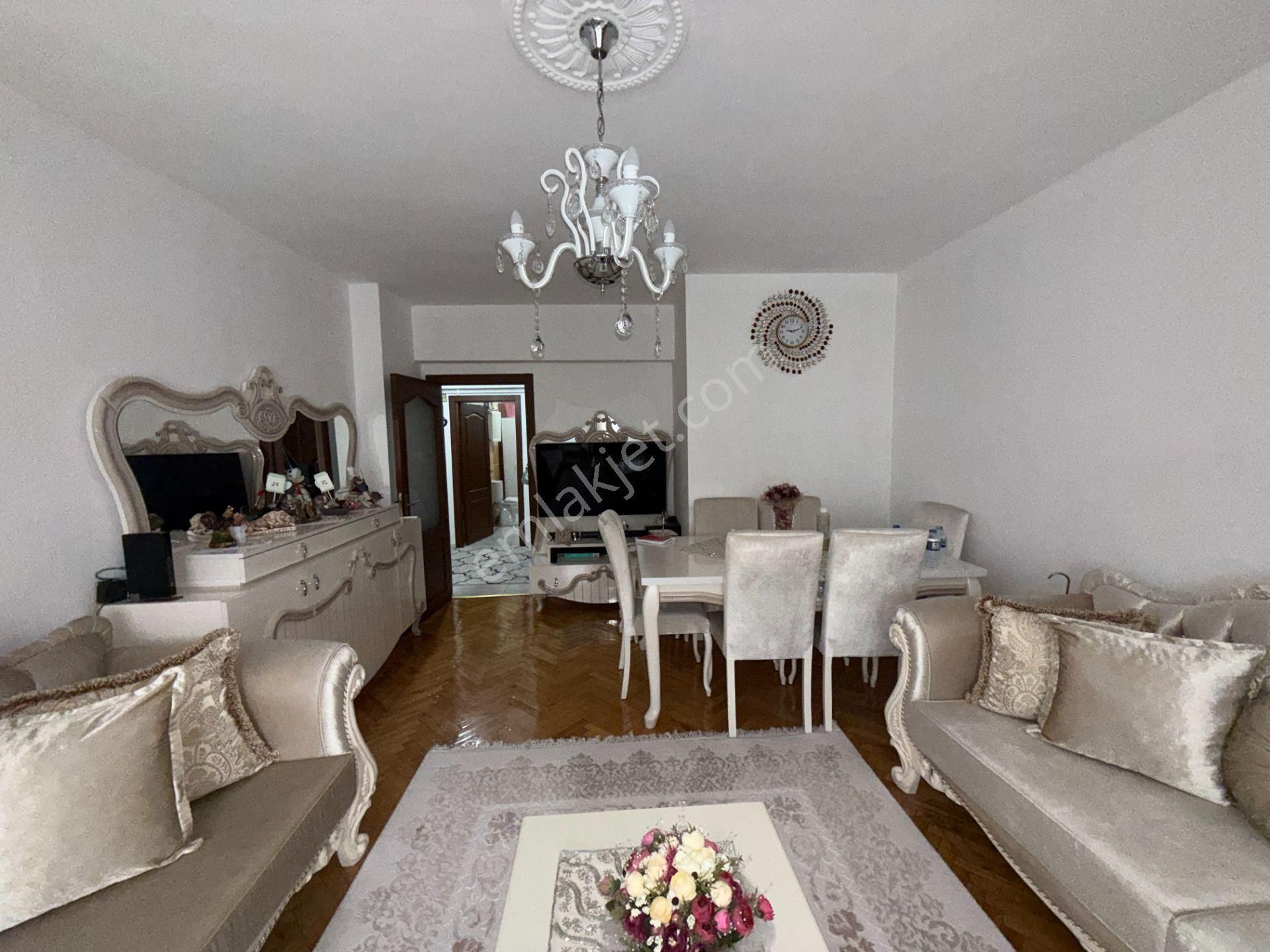 Cadde Üzeri Manzaralı 3+1 Daire: Süper Lokasyonda