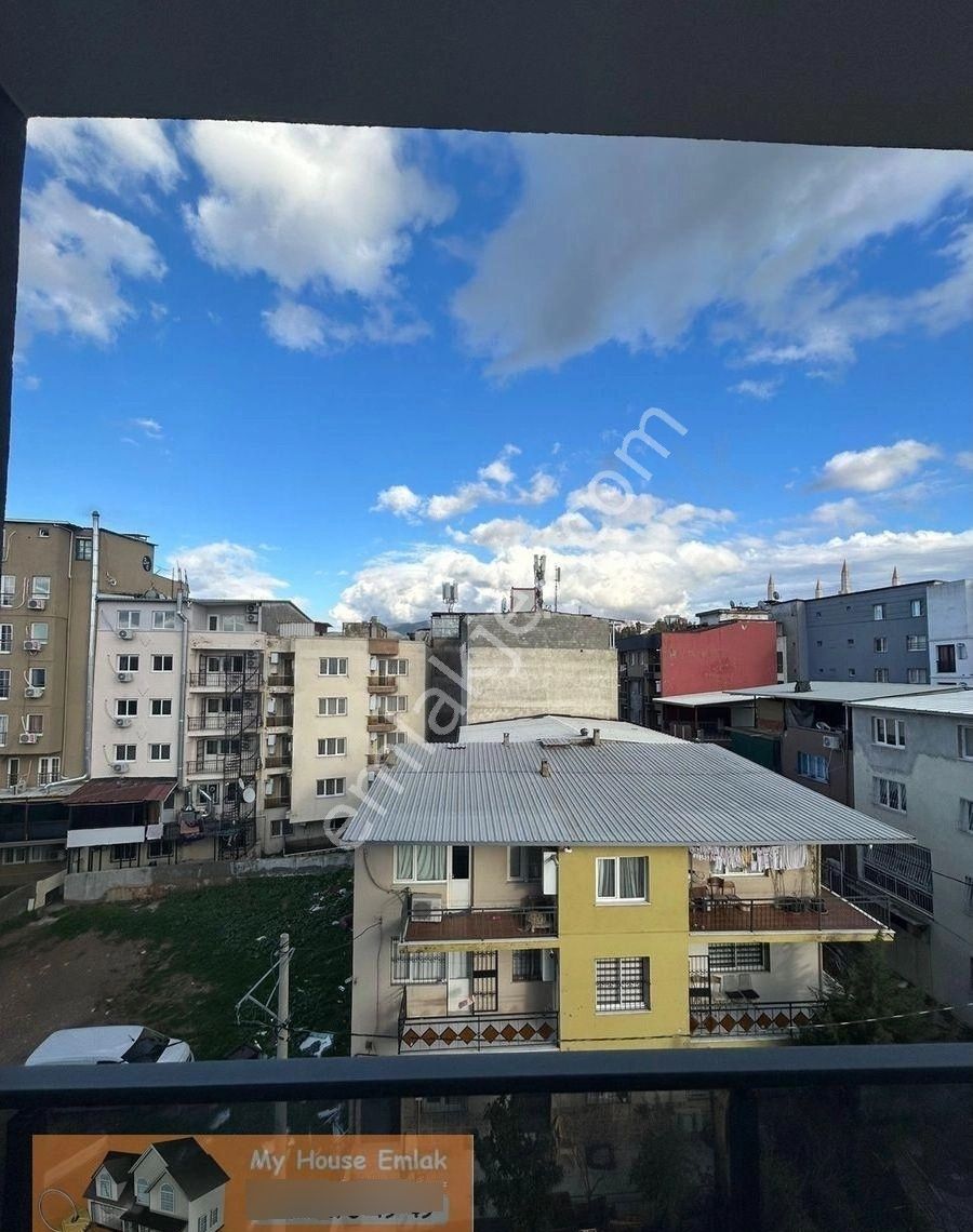 Kuruçeşme Mahallesi Eşyalı 1+1 Havuzlu Sitede Kiralık Daire