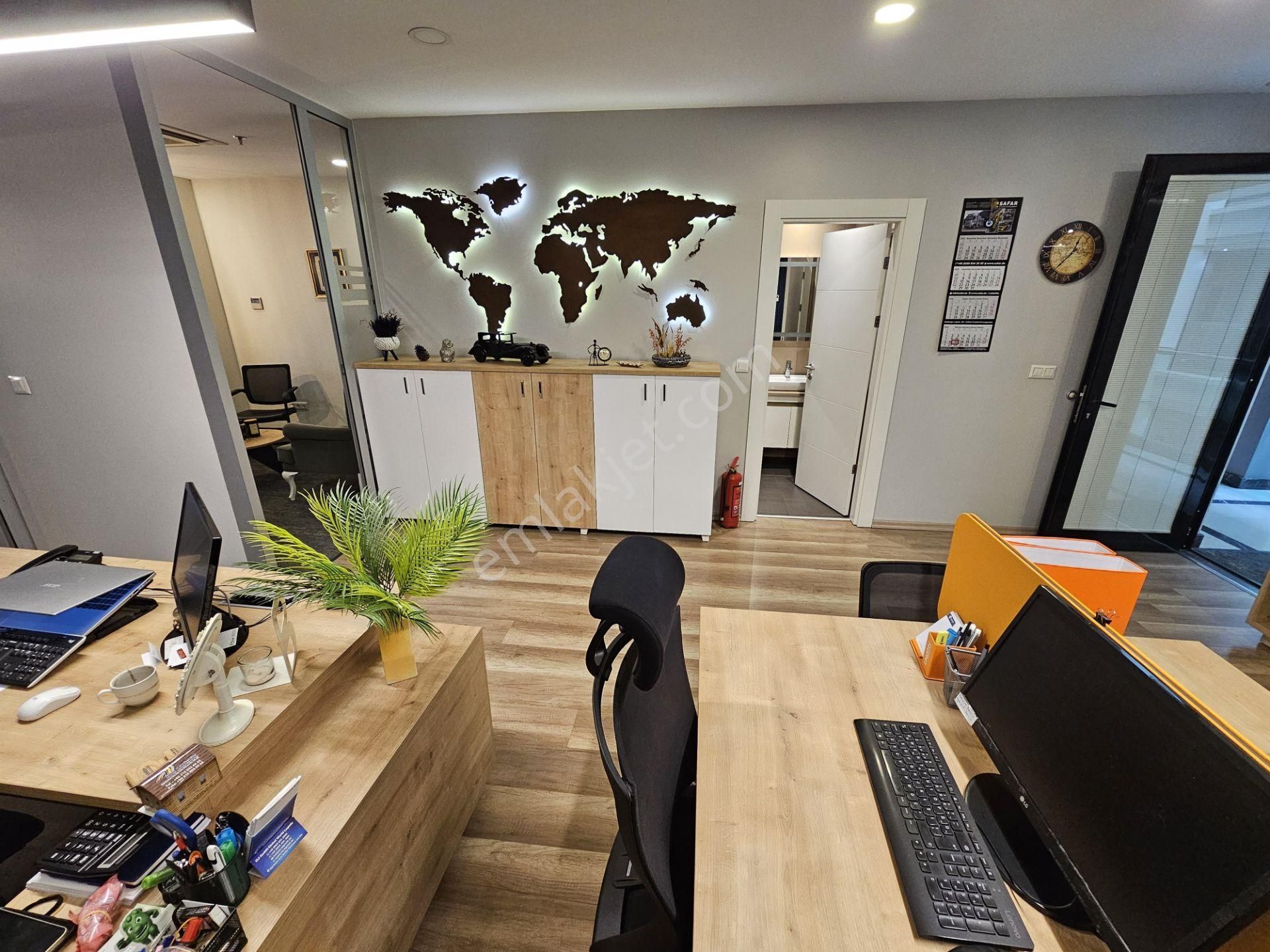 Maltepe Ofistanbul Plaza'da 2+1 Dekorasyonlu 85m2 Kiralık Ofis - Görsel 19