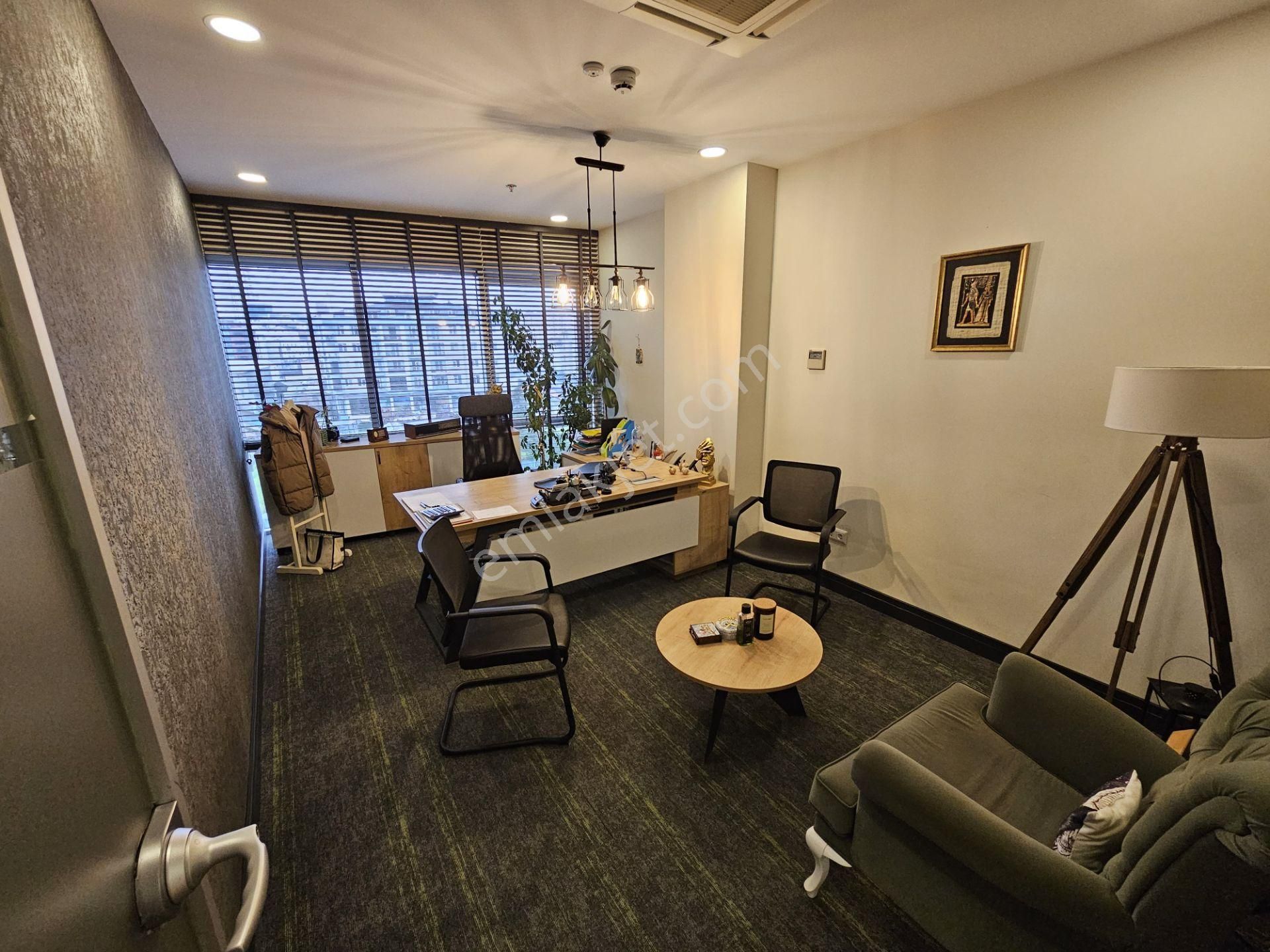Maltepe Ofistanbul Plaza'da 2+1 Dekorasyonlu 85m2 Kiralık Ofis - Görsel 28