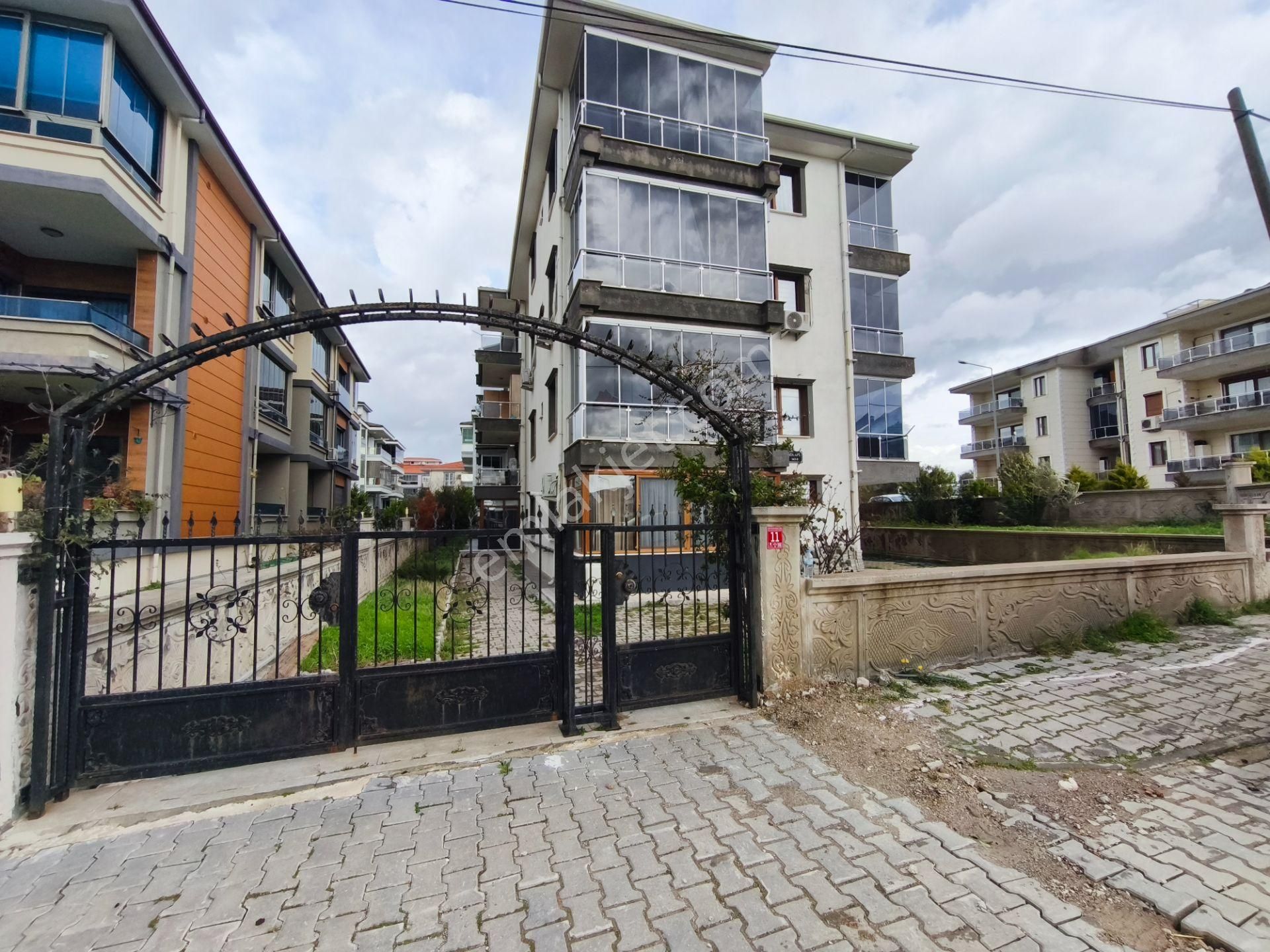 Ayvalık 150 Evler Mahallesinde Satılık 2+1 Daire - Görsel 3