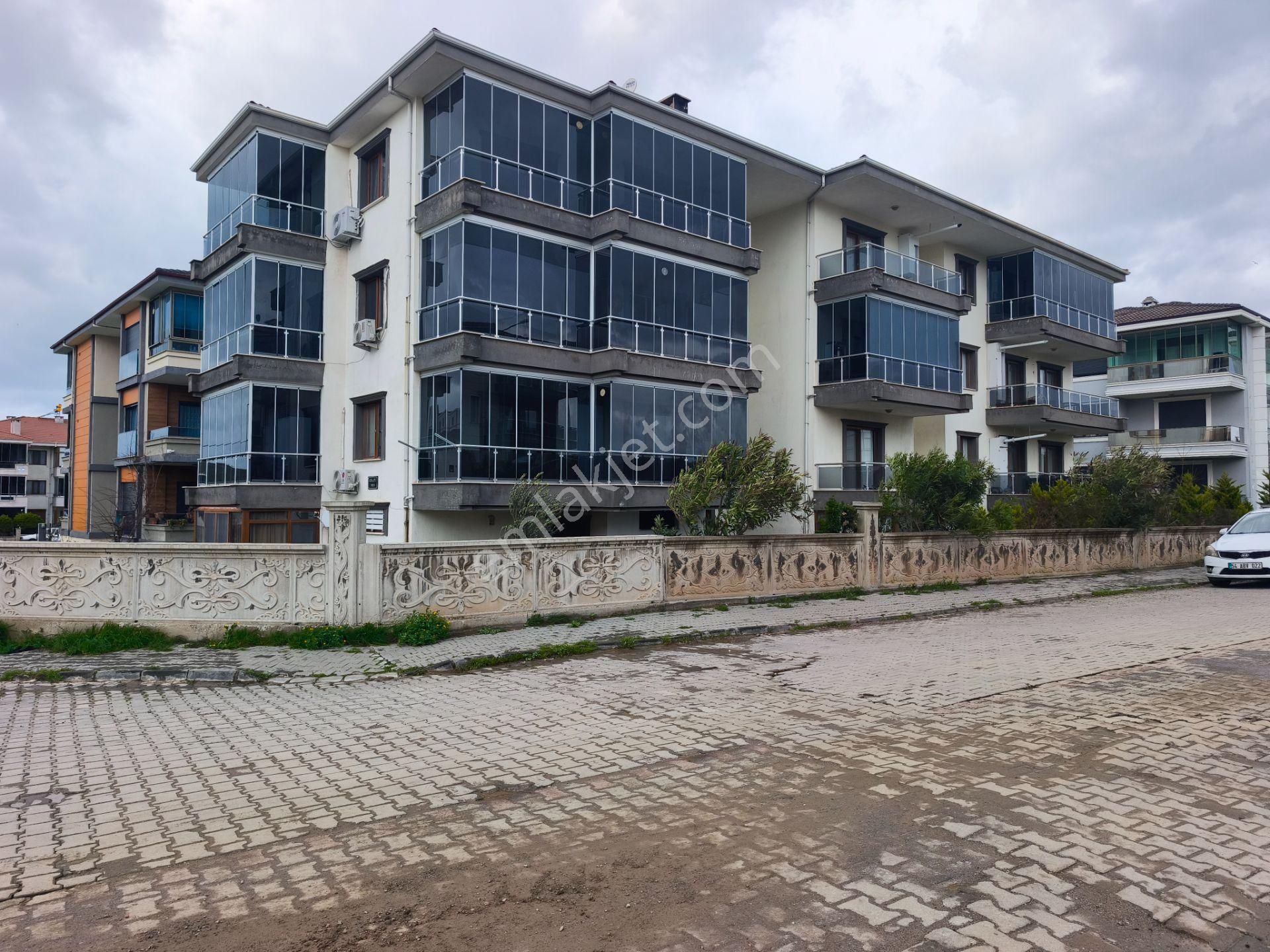 Ayvalık 150 Evler Mahallesinde Satılık 2+1 Daire - Görsel 24