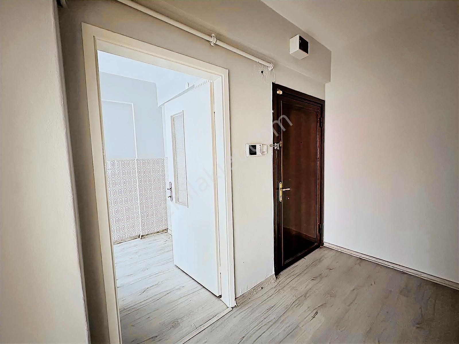 Üsküdar Dr. Fahri Atabey Cad. Üzerinde 2+1 Kiralık Daire - Görsel 12