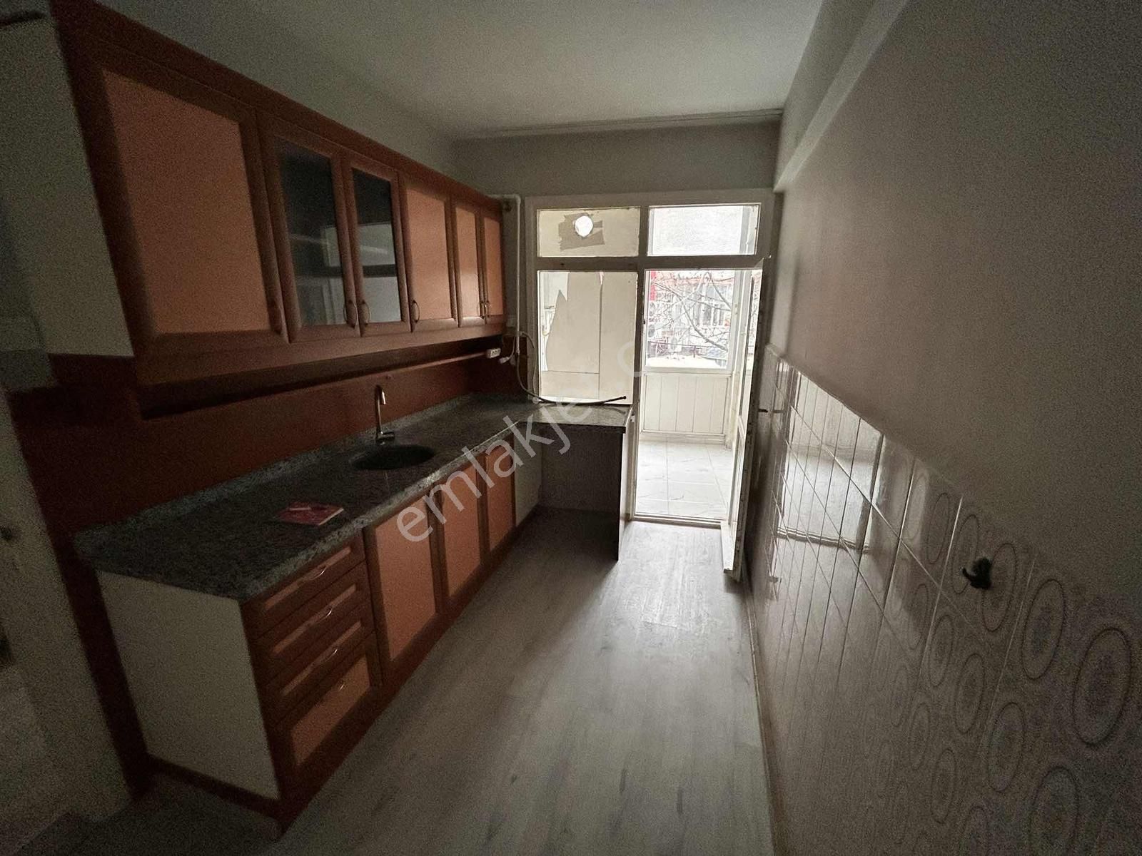 Üsküdar Dr. Fahri Atabey Cad. Üzerinde 2+1 Kiralık Daire - Görsel 10