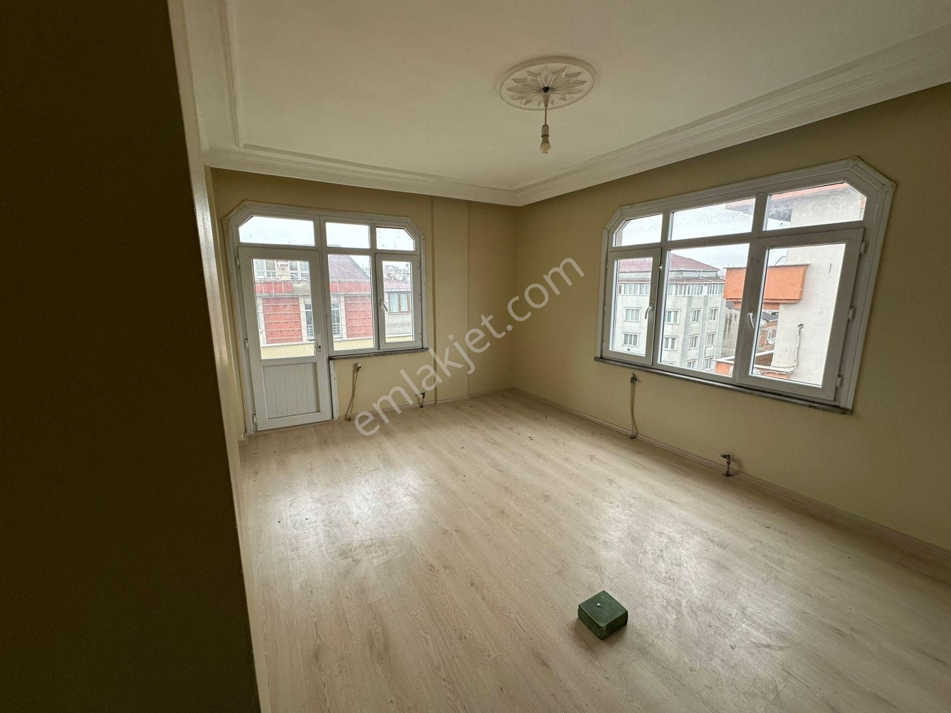 Merkezi Konumda Cadde Üzeri Kiralık 3 + 1 Daire - Görsel 8