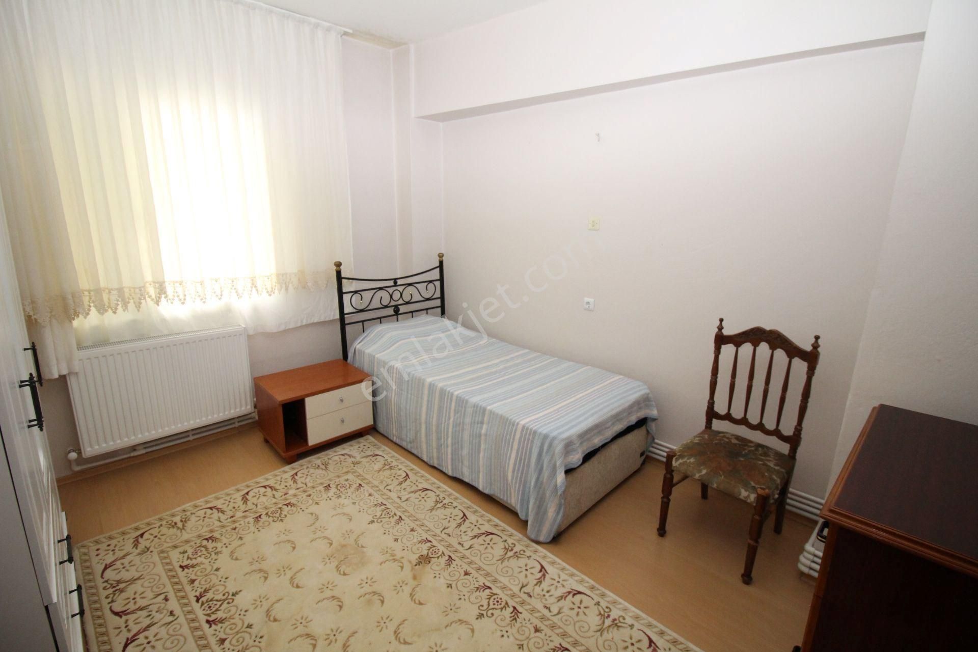 Üçyol Metroya 250mt Mesafede 1+1 Eşyalı D.gazlı Kiralık Daire - Görsel 8