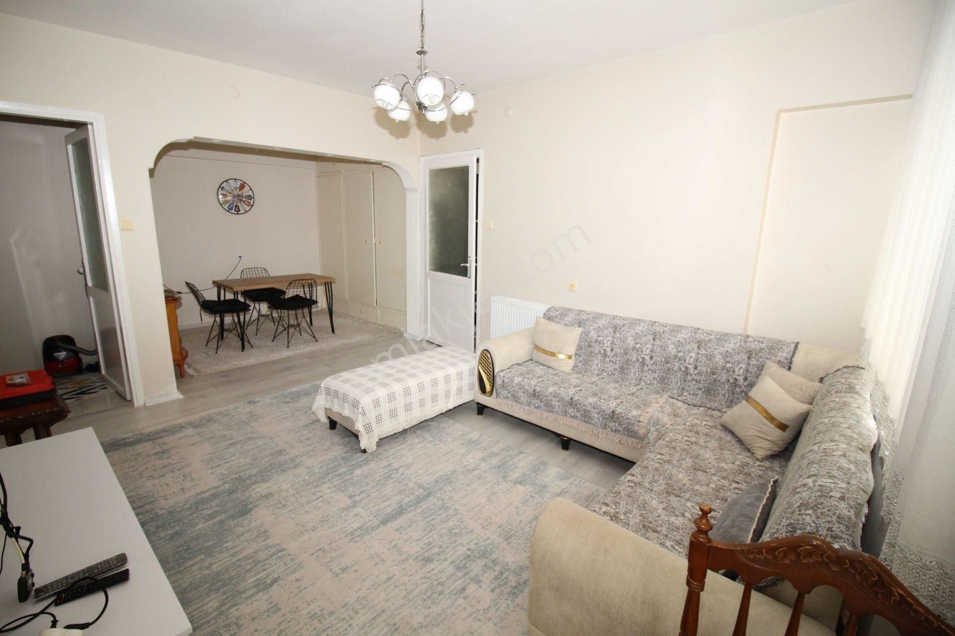 Üçyol Metroya 250mt Mesafede 1+1 Eşyalı D.gazlı Kiralık Daire - Görsel 3