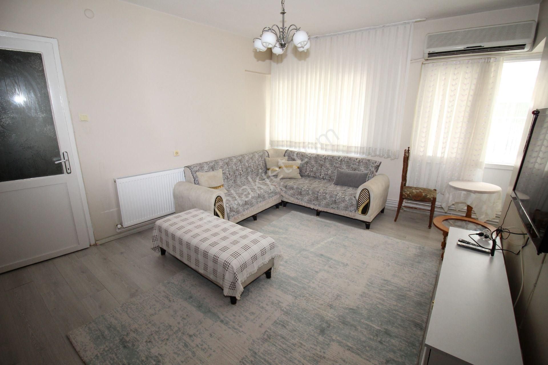 Üçyol Metroya 250mt Mesafede 1+1 Eşyalı D.gazlı Kiralık Daire - Görsel 2