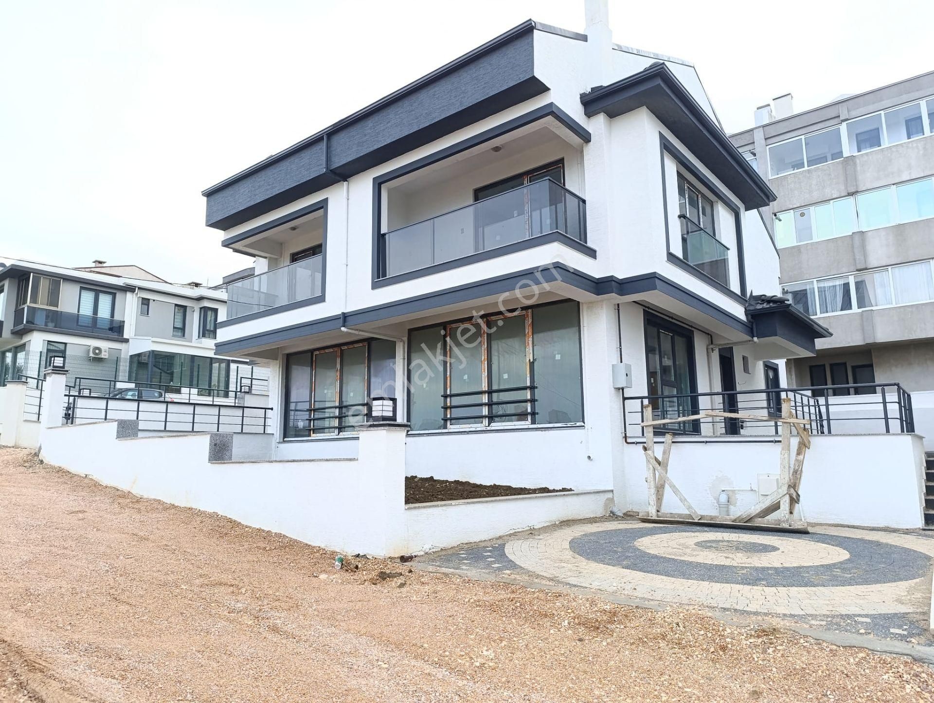 Balıkesir Bandırma Hacıyusuf Mah. 4+1 Satılık Sıfır Villa Deniz Manzaralı