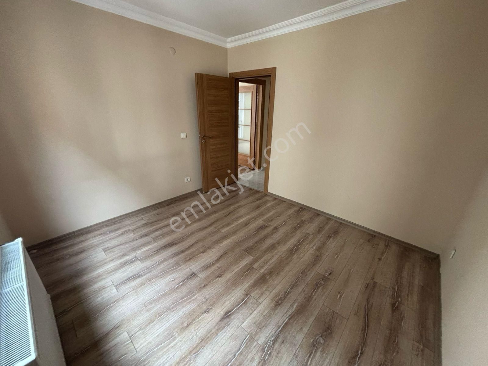 F-l Emlaktan Metro Yakını 2+1 Yeni Evliye Kariyerli Bekara 2.kat - Görsel 11