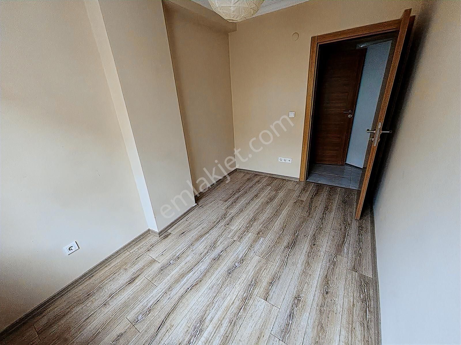 F-l Emlaktan Metro Yakını 2+1 Yeni Evliye Kariyerli Bekara 2.kat - Görsel 14