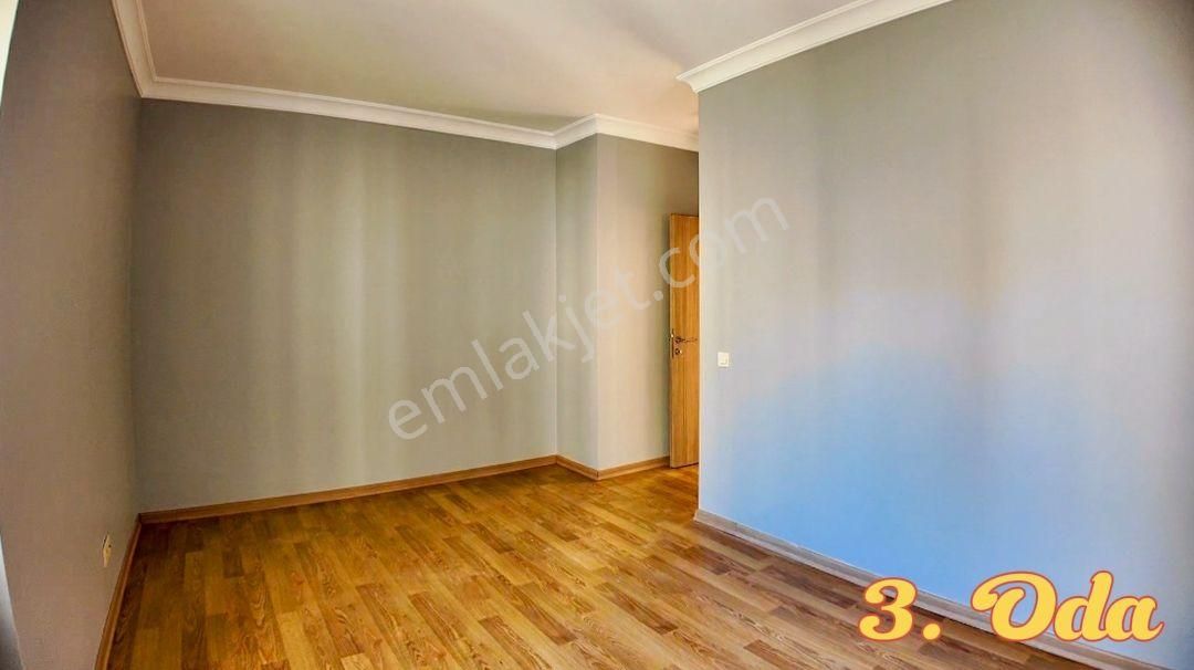 Alemdağ Emlak Konut, 3 +1, Havuz Manzaralı, Güney Cephe Ve Boş - Görsel 16