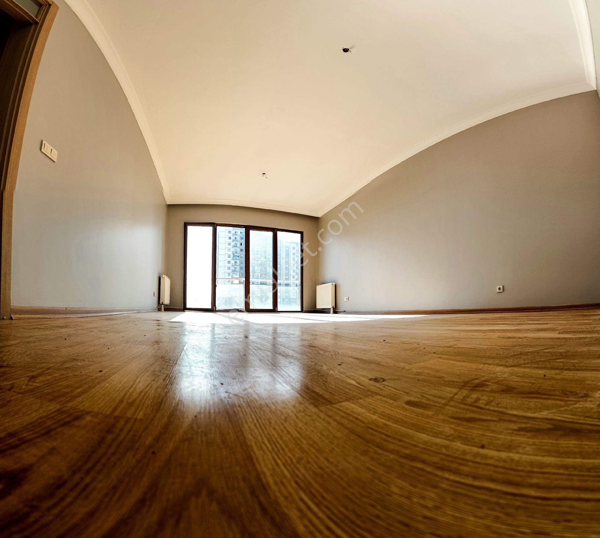 Alemdağ Emlak Konut, 3 +1, Havuz Manzaralı, Güney Cephe Ve Boş - Görsel 2