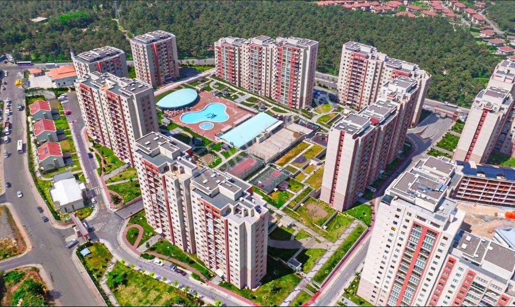 Alemdağ Emlak Konut, 3 +1, Havuz Manzaralı, Güney Cephe Ve Boş - Görsel 21