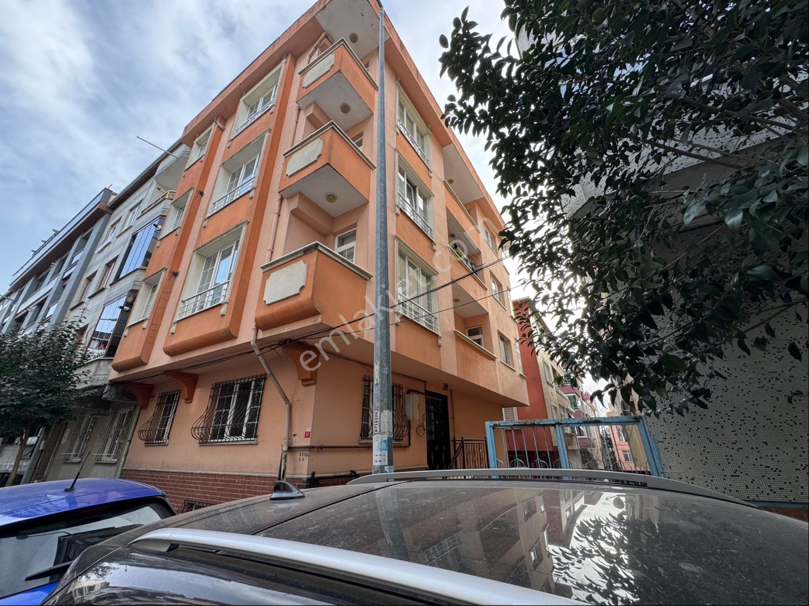 Molla Team Bayrampaşa Yıldırım Mahallesi Çandarlı Sokak 'ta 2+1 Kiralık Daire