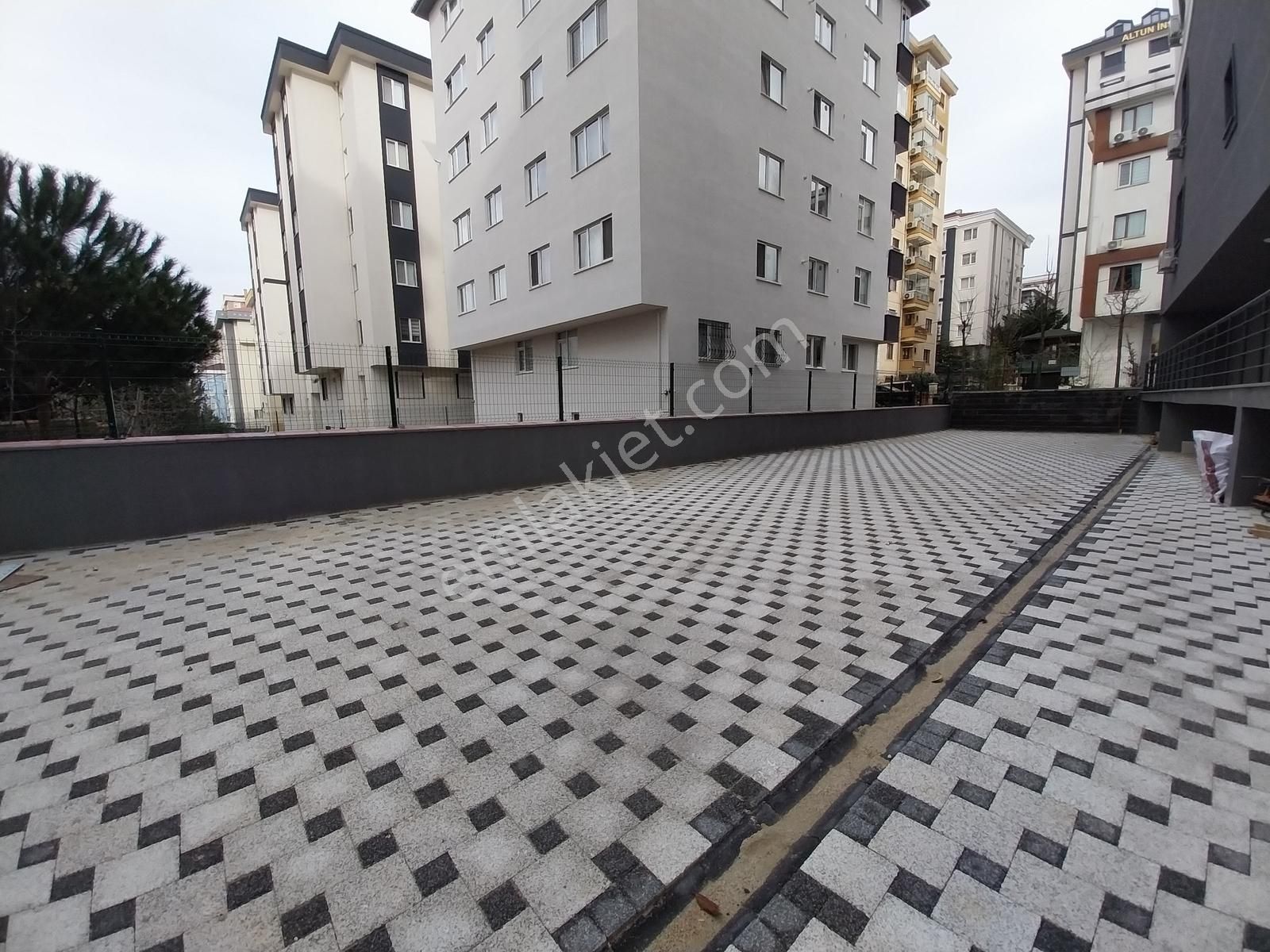 24 Saat Güvenlikli Sitede Merkezi Konumda Fırsat - Görsel 30