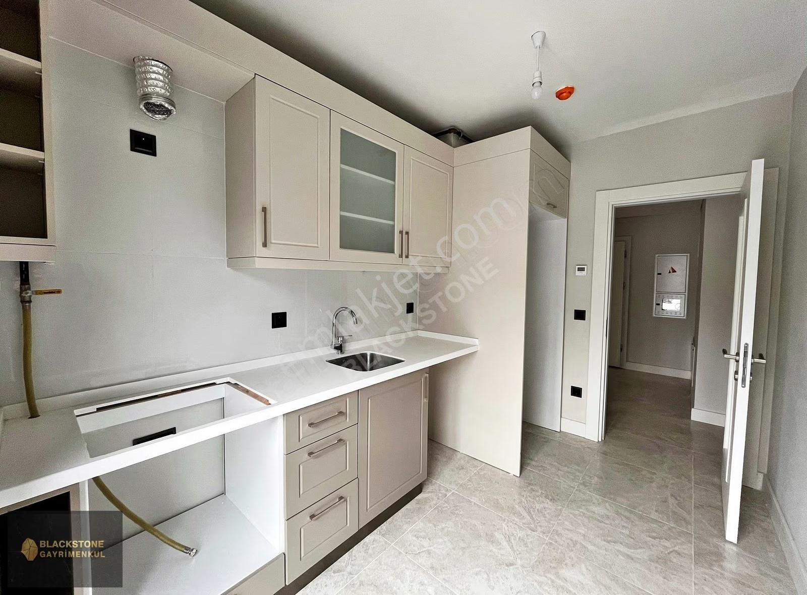 Üsküdar Yeni Çamlıca Konutları 2+1 Kiralık Arakat Daire - Görsel 20
