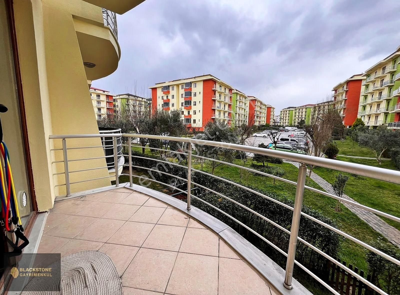 Sancaktepe Sarı Evler Sitesi 3+1 Satılık Güzel Konumda Fırsat - Görsel 2