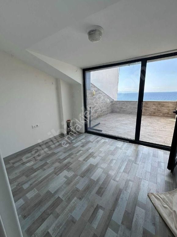 Delux'den Anayola Cepheli Deniz Manzaralı Dublex 4+1 Daire - Görsel 11