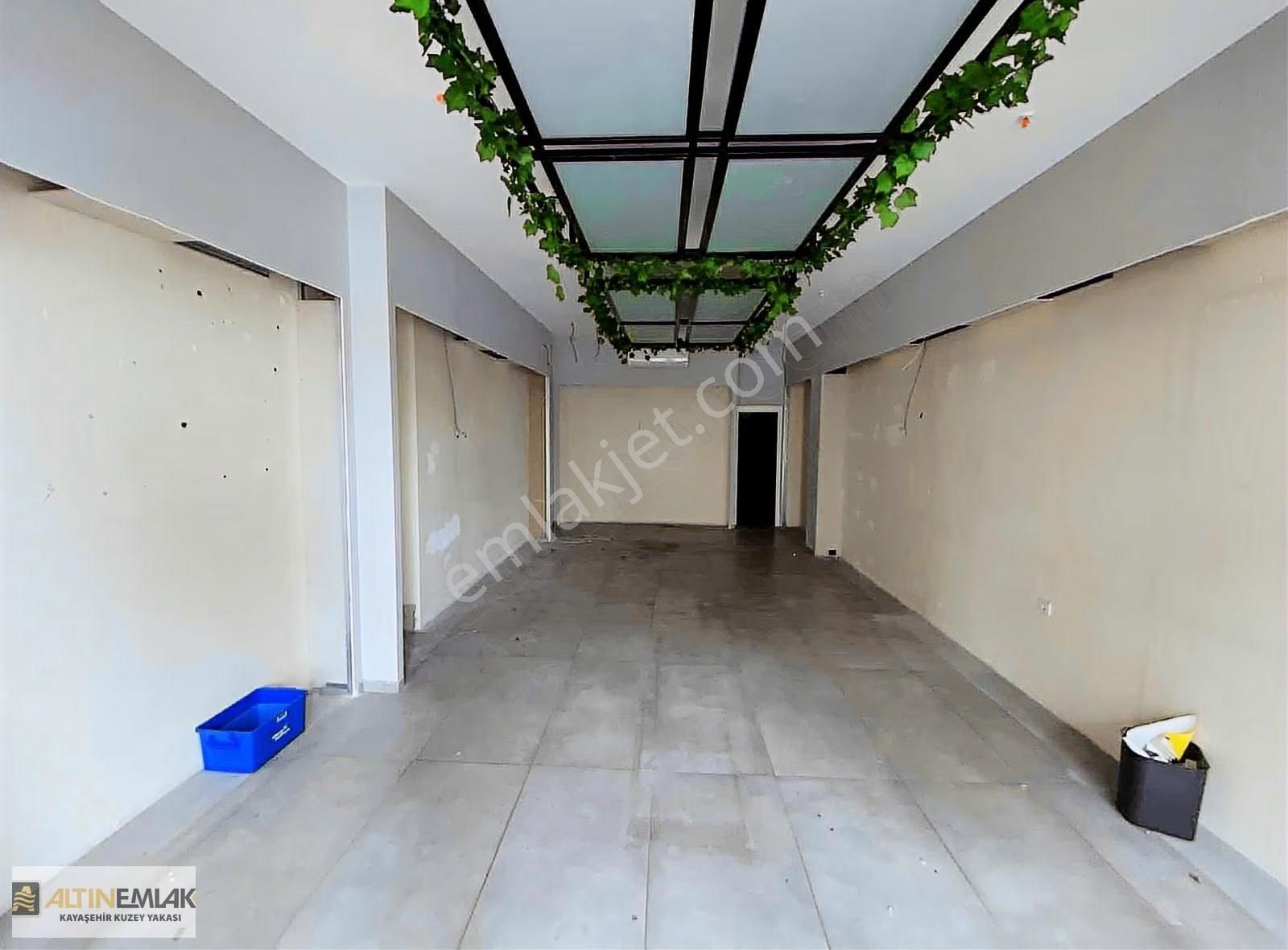 Park Mavera 1'de Ana Caddede 151 M2 Kiralık Dükkan - Görsel 3