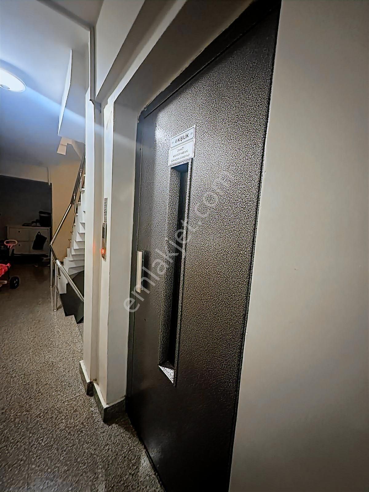 Maltepe Fındıklı'da Tadilatlı Satılık Bahçe Katı 3+1 Daire - Görsel 13