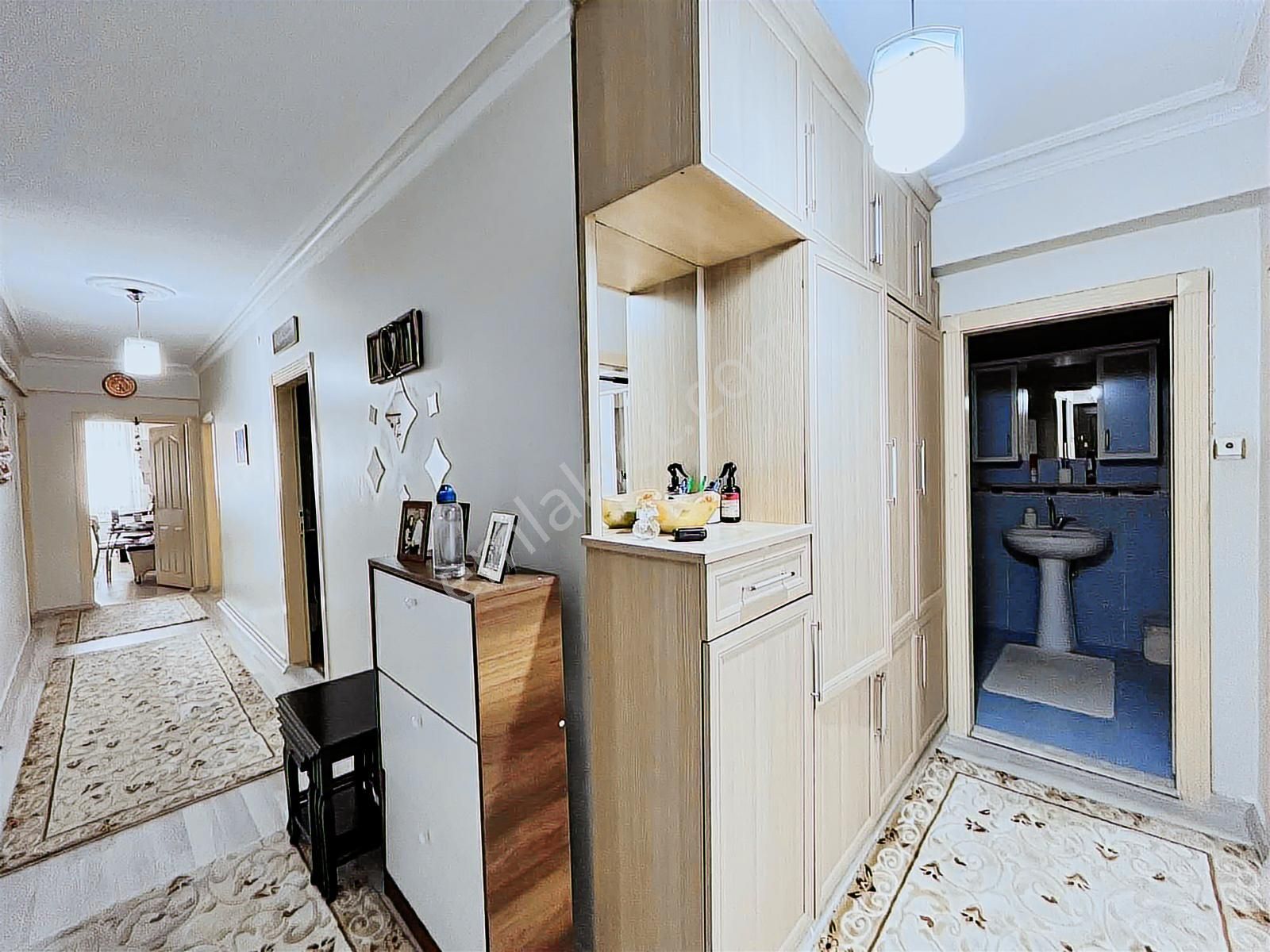 Kurtuluş Mahallesinde Mükemmel Konumda Satılık 3+1 Ara Kat Daire - Görsel 10