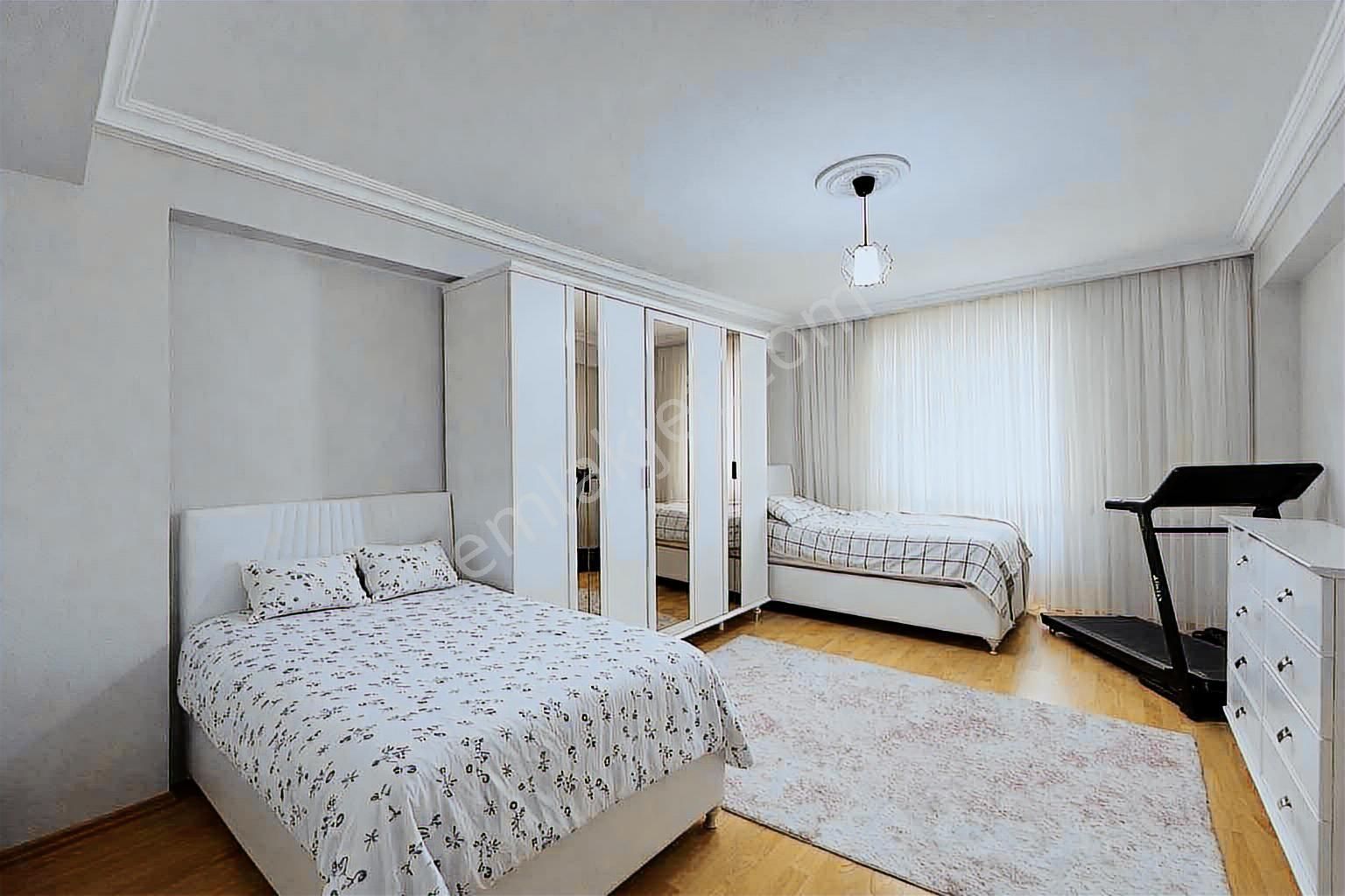 Kurtuluş Mahallesinde Mükemmel Konumda Satılık 3+1 Ara Kat Daire - Görsel 7