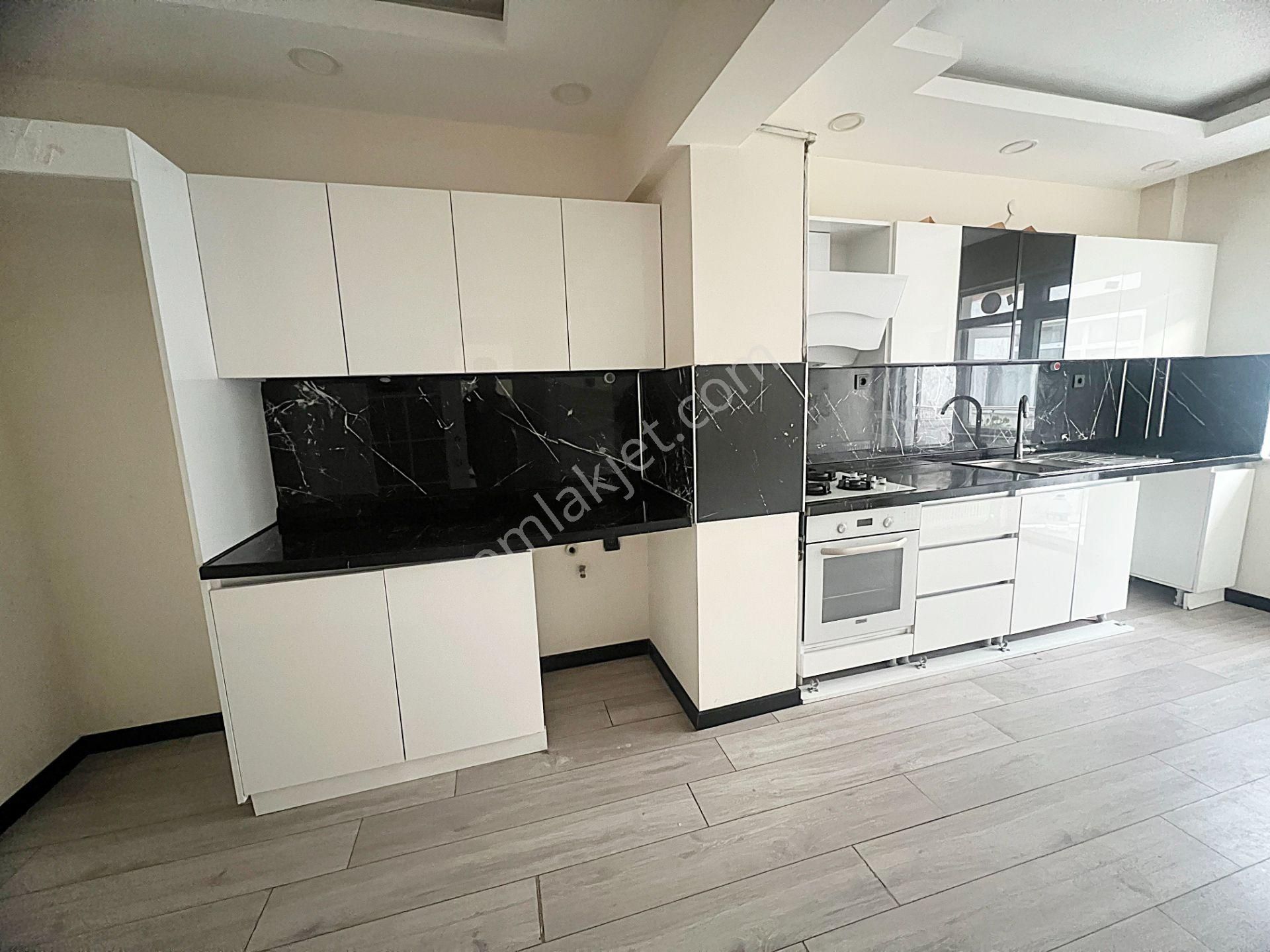 Demetlale Mah Metronun Yanı Başında Ful Yapılı Manzaralı Kiralık - Görsel 6