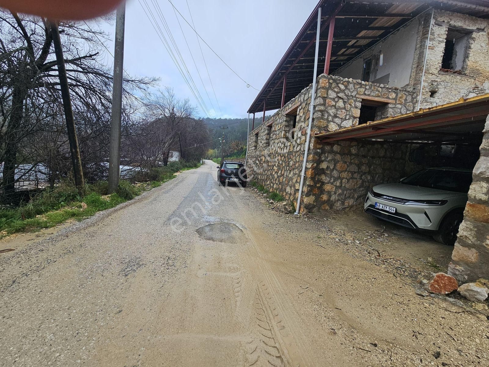 Seydikemer Ortaköy'de Manzaralı, Köyiçi İmarlı Satılık Arazi - Görsel 17
