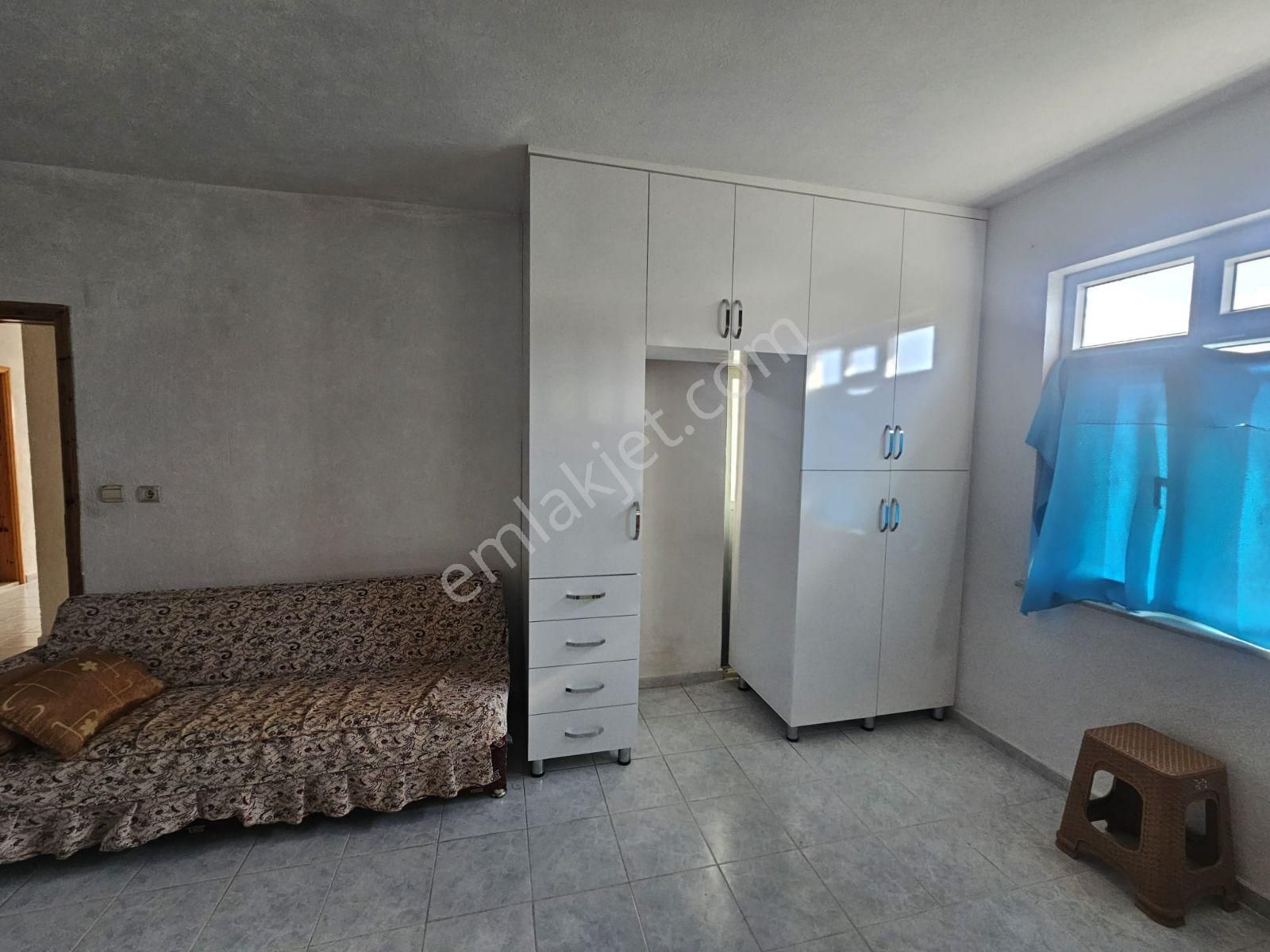 Seydikemer S.zorlarda Yarı Müstakil Geniş Kiralık Daire - Görsel 18