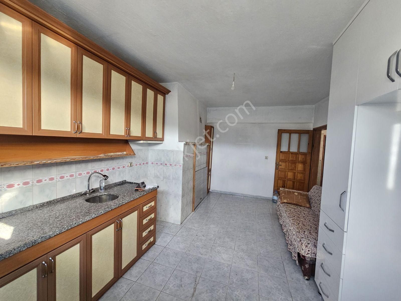 Seydikemer S.zorlarda Yarı Müstakil Geniş Kiralık Daire - Görsel 22