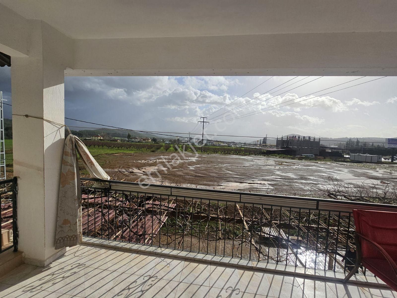 Seydikemer S.zorlarda Yarı Müstakil Geniş Kiralık Daire - Görsel 17